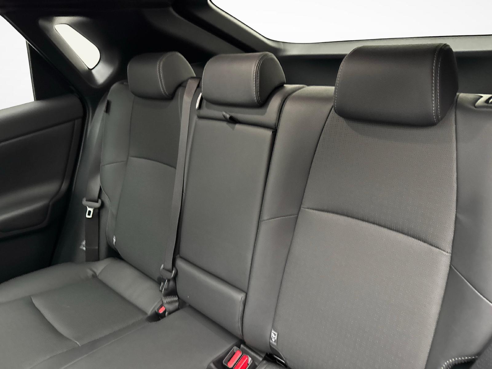 TOYOTA bZ4X Premium AWD-image-10