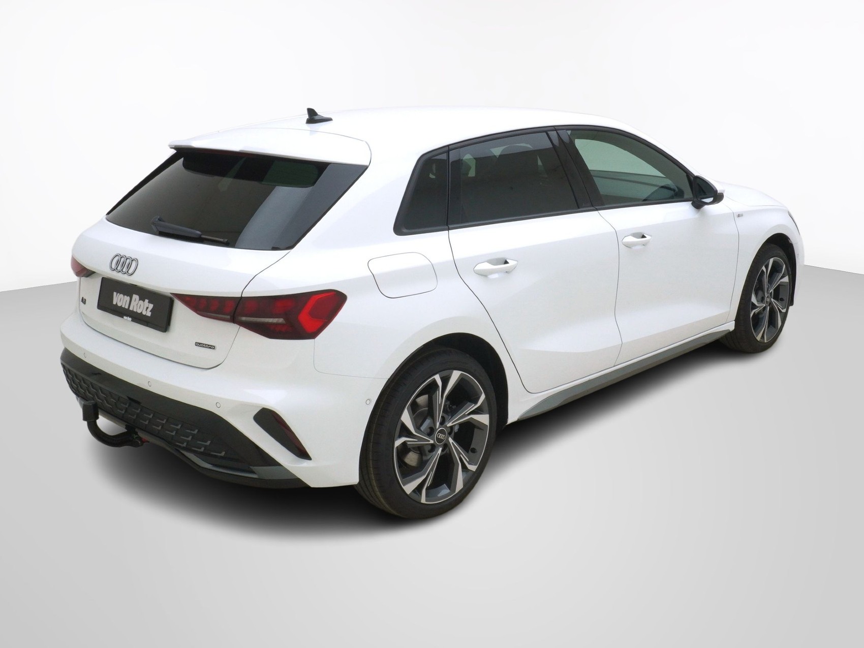AUDI A3 Sportback 2.0 40 TFSI S Line quattro S-Tronic-image-4