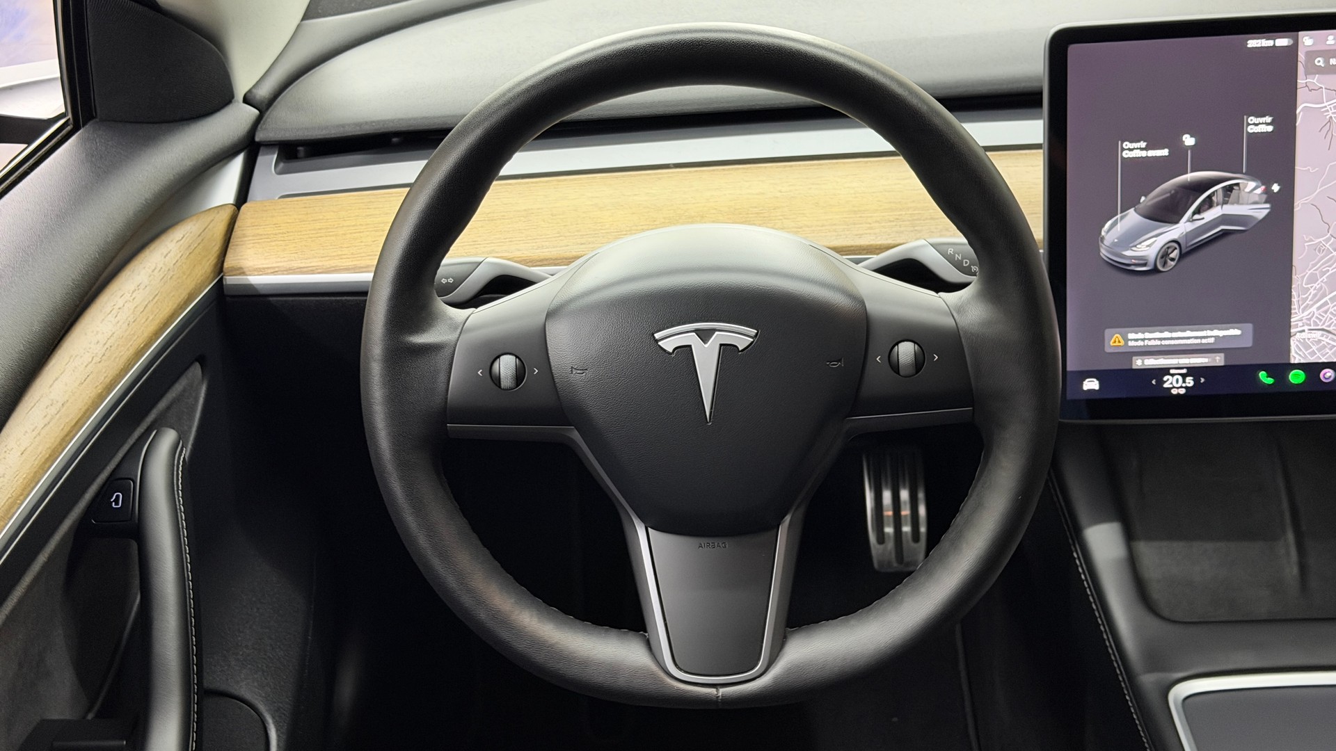 TESLA Model 3-image-8