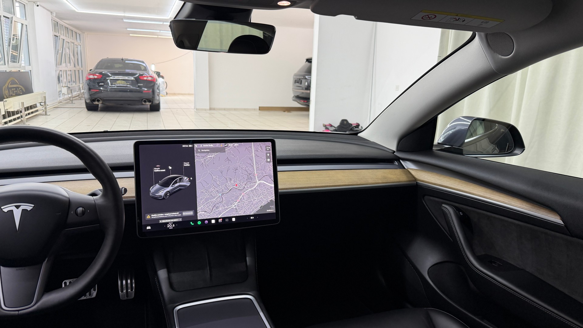 TESLA Model 3-image-12