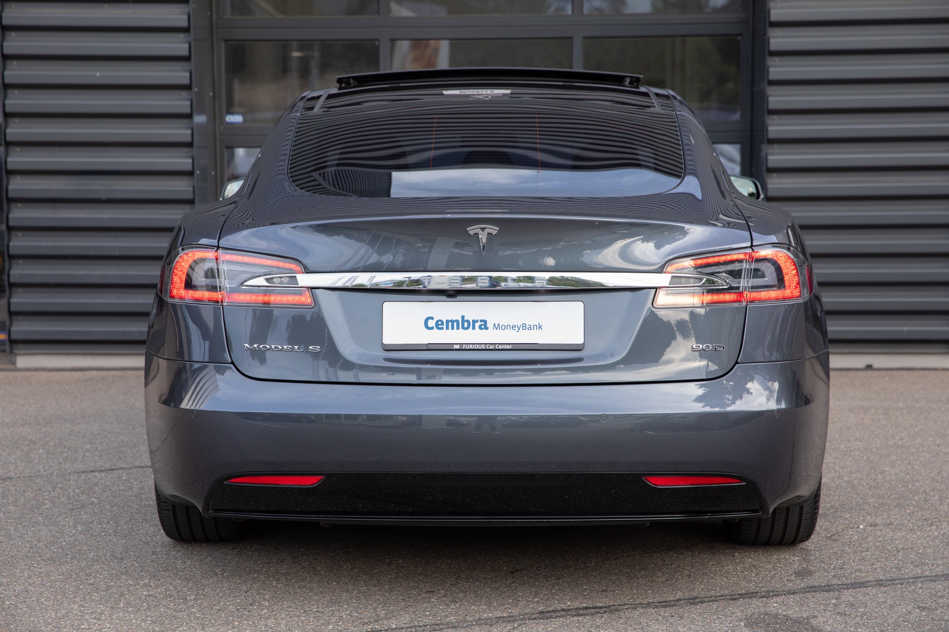 TESLA Model S 90 D-image-3