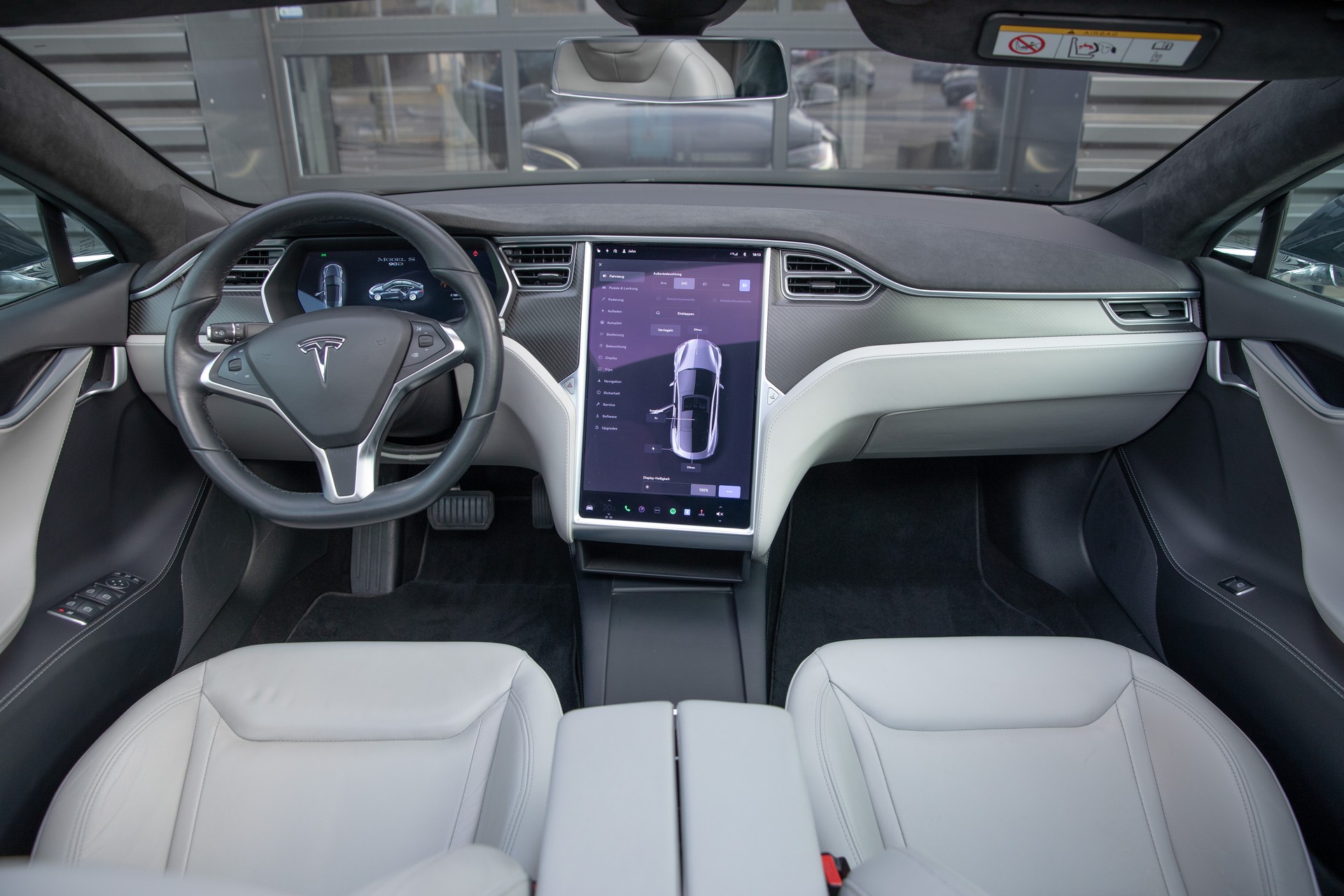 TESLA Model S 90 D-image-9