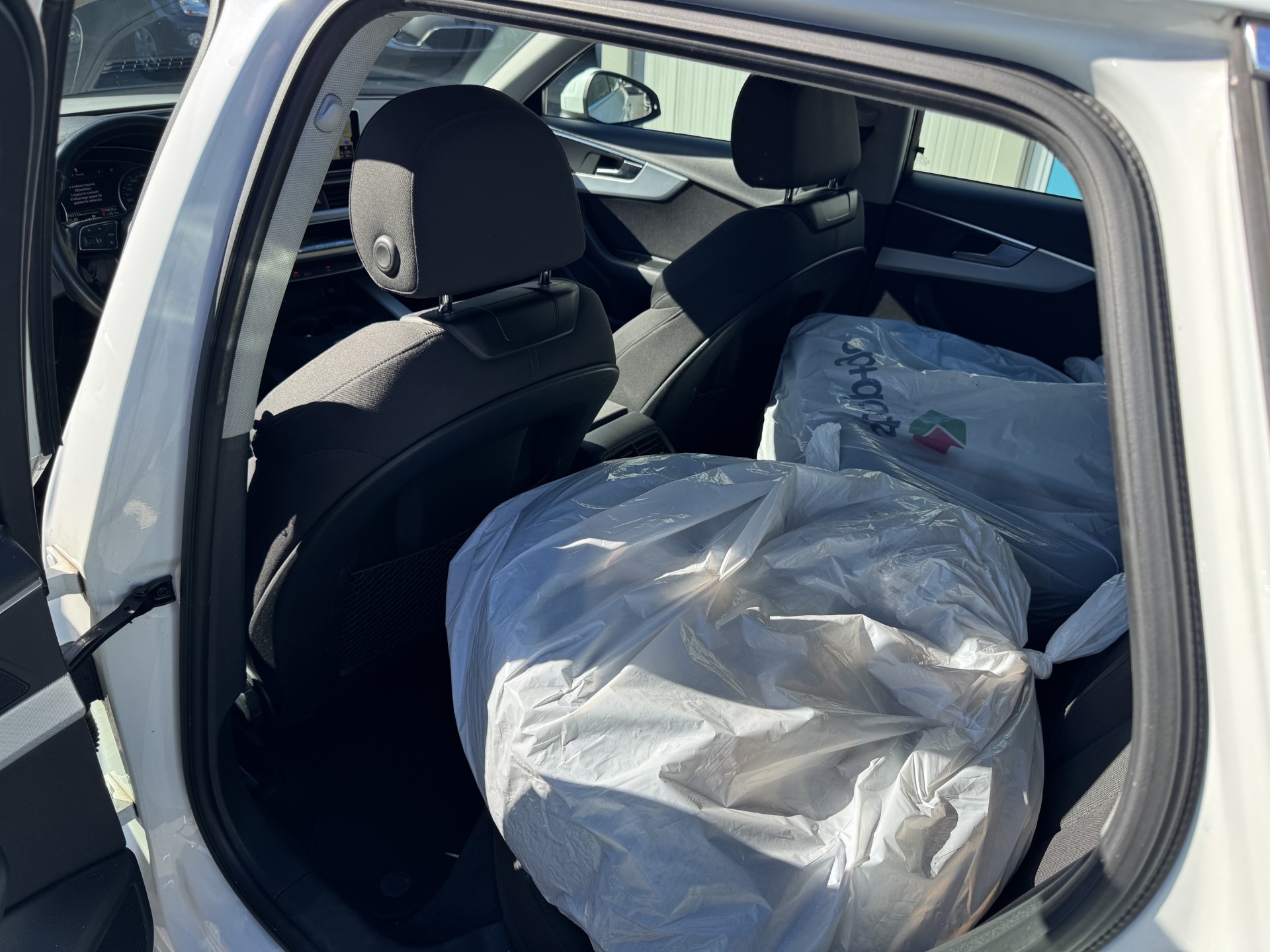 AUDI A4 Avant 2.0 TFSI Sport S-tronic S-Line-image-9