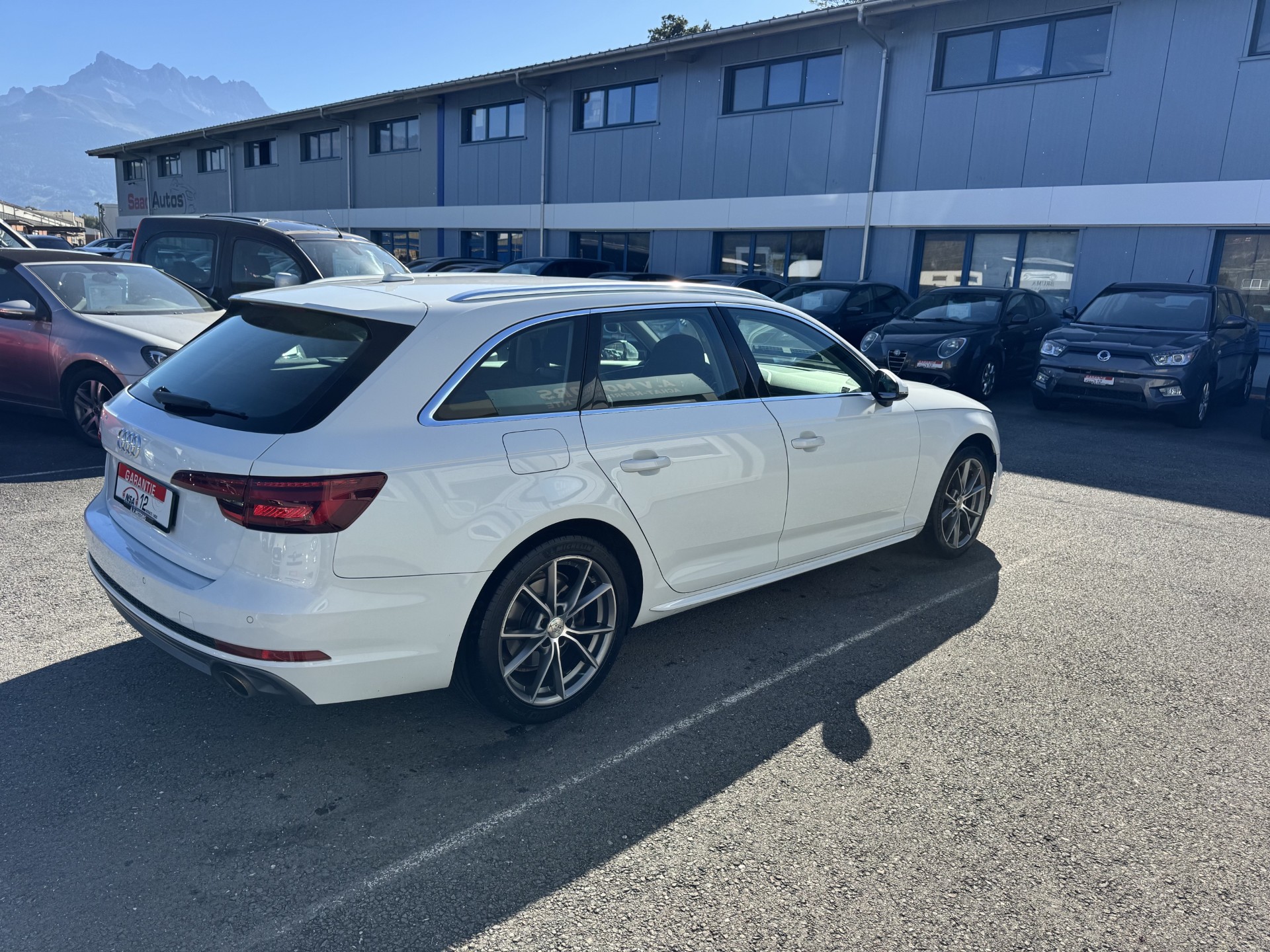 AUDI A4 Avant 2.0 TFSI Sport S-tronic S-Line-image-4