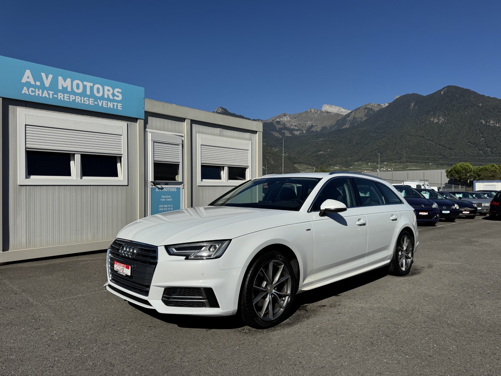 AUDI A4 Avant 2.0 TFSI Sport S-tronic S-Line-image-0