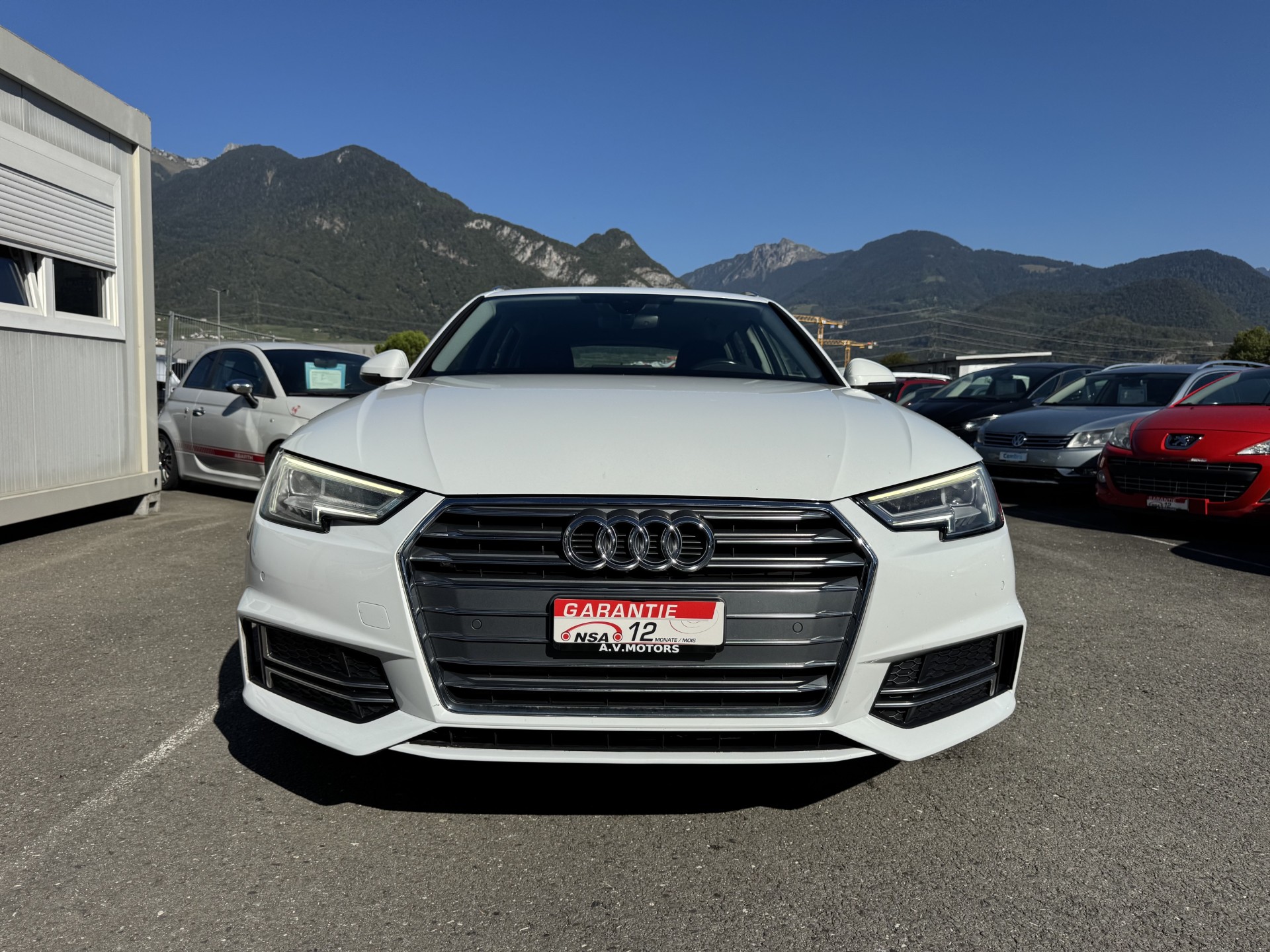 AUDI A4 Avant 2.0 TFSI Sport S-tronic S-Line-image-2