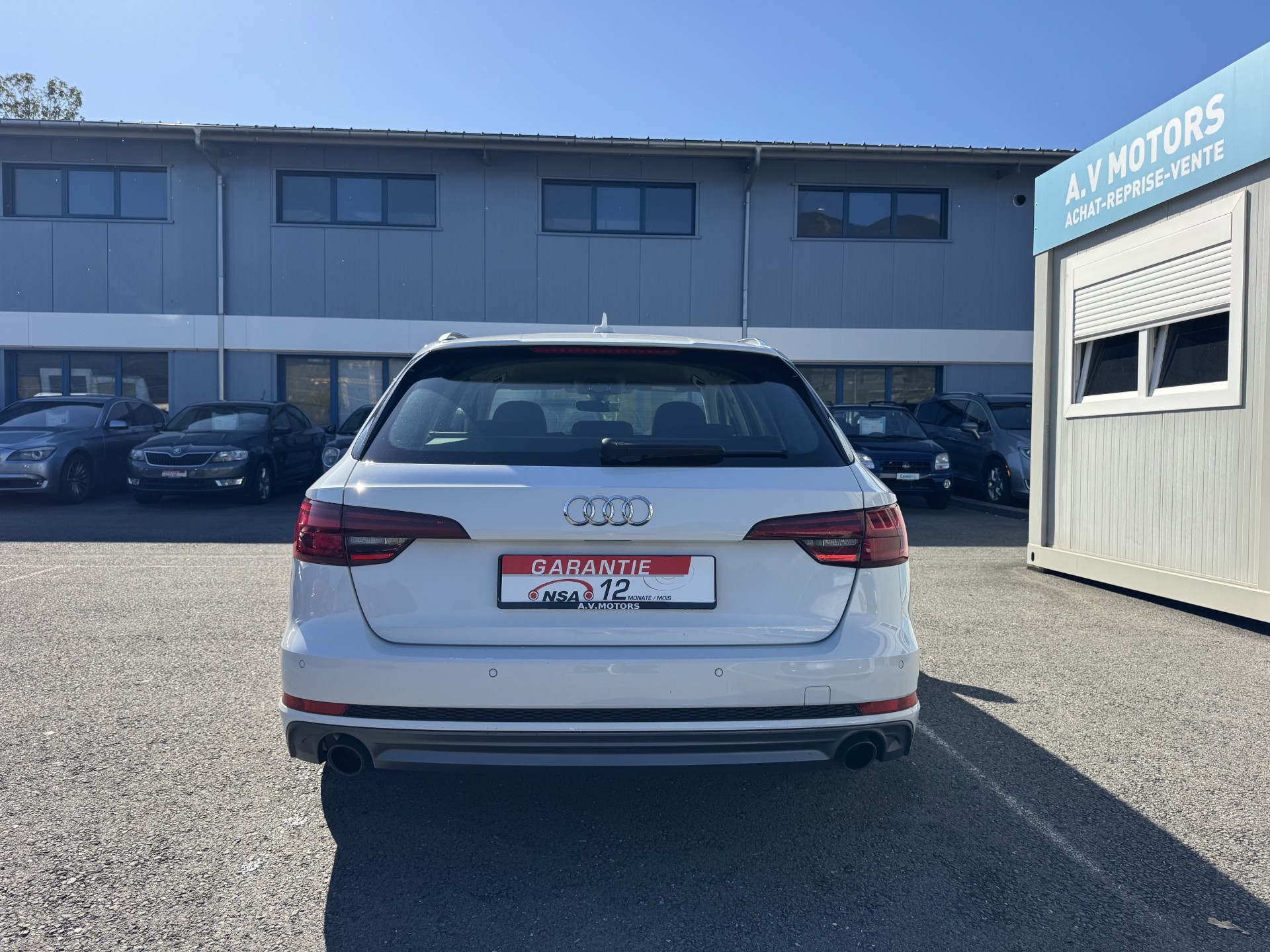 AUDI A4 Avant 2.0 TFSI Sport S-tronic S-Line-image-5