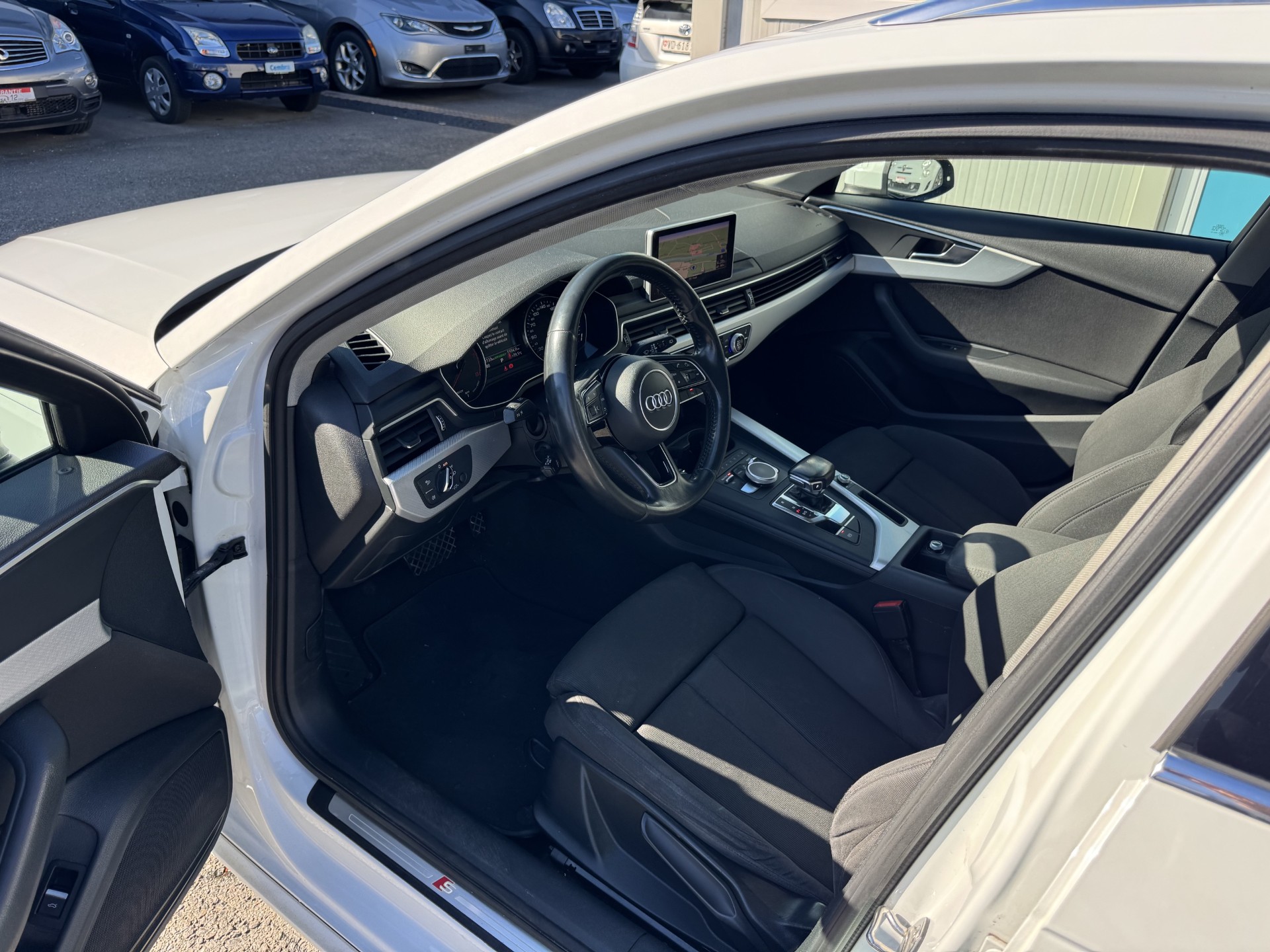 AUDI A4 Avant 2.0 TFSI Sport S-tronic S-Line-image-7