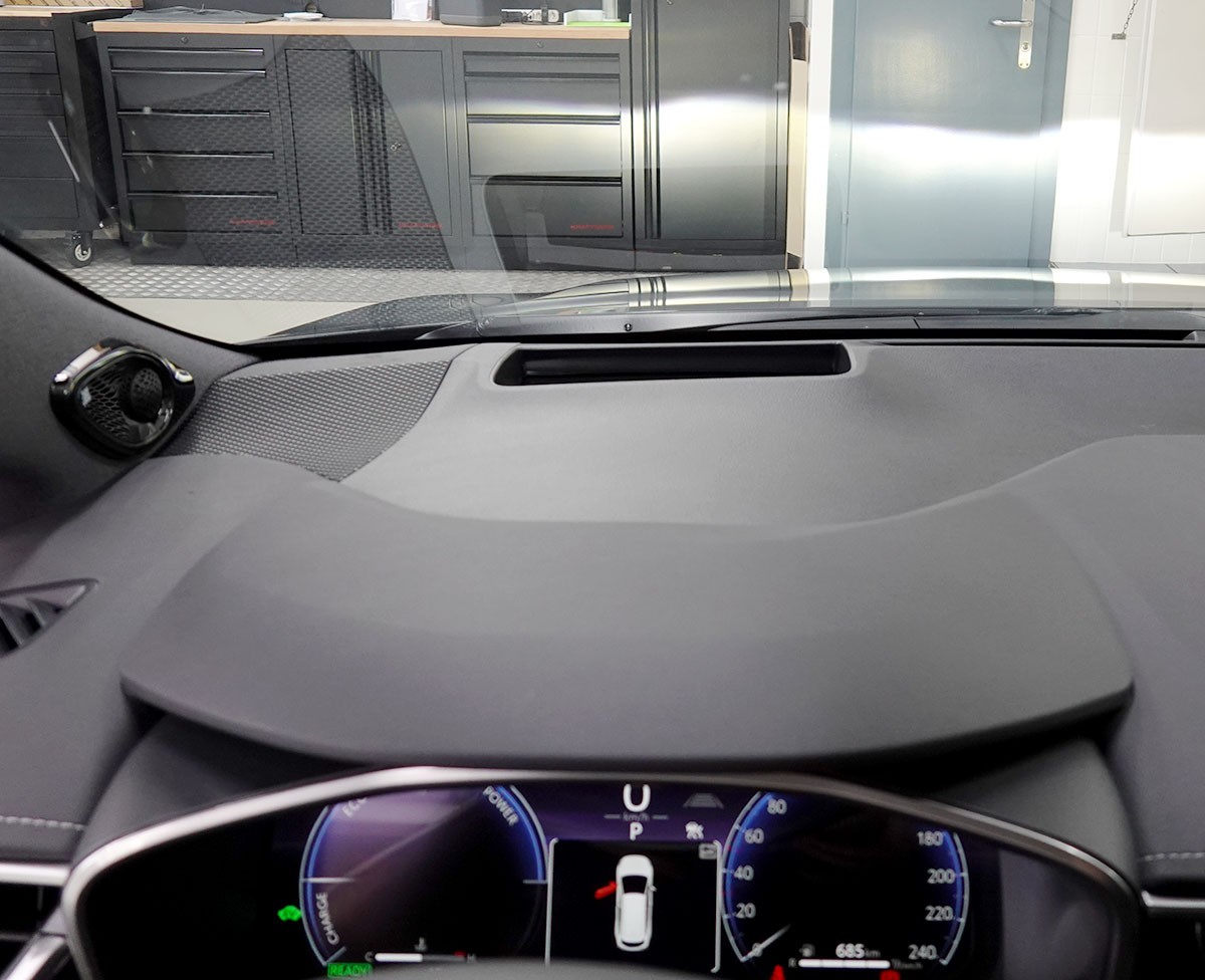 TOYOTA Corolla Touring Sports 2.0 HSD Premium e-CVT-image-13