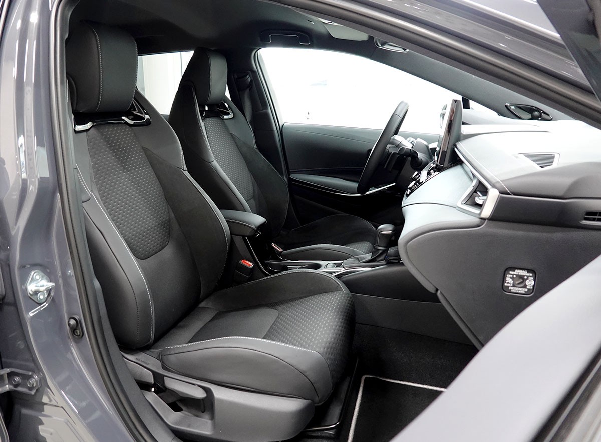 TOYOTA Corolla Touring Sports 2.0 HSD Premium e-CVT-image-4