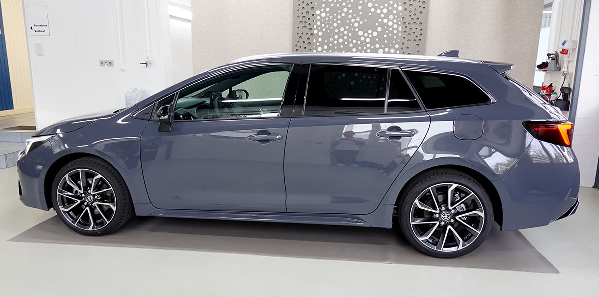 TOYOTA Corolla Touring Sports 2.0 HSD Premium e-CVT-image-1