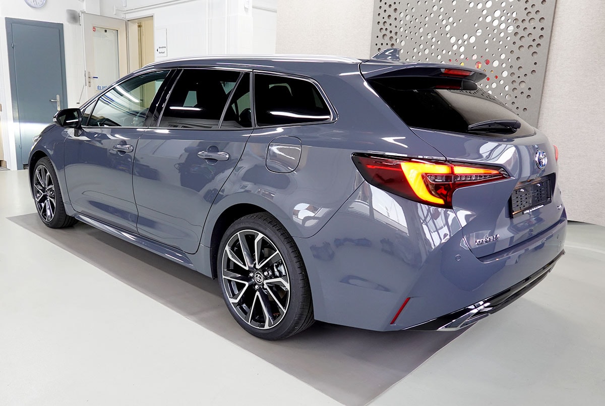 TOYOTA Corolla Touring Sports 2.0 HSD Premium e-CVT-image-2