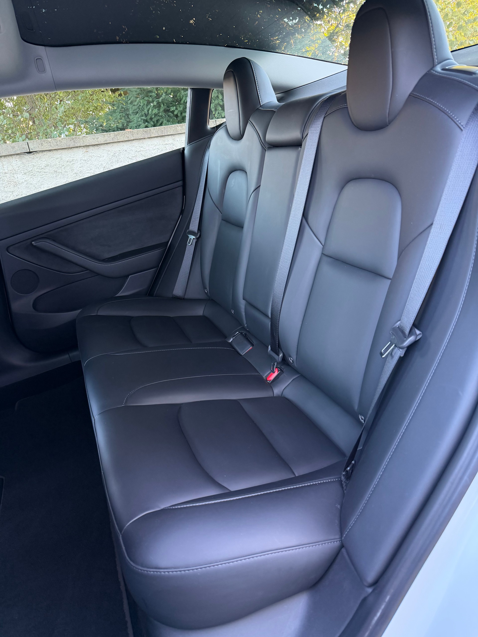 TESLA Model 3 SR Plus / CH-Fahrzeug / Frisch ab MFK / 96 Monate Werksgarantie / Autopilot / Wärmepumpe / LED / Panorama-image-11