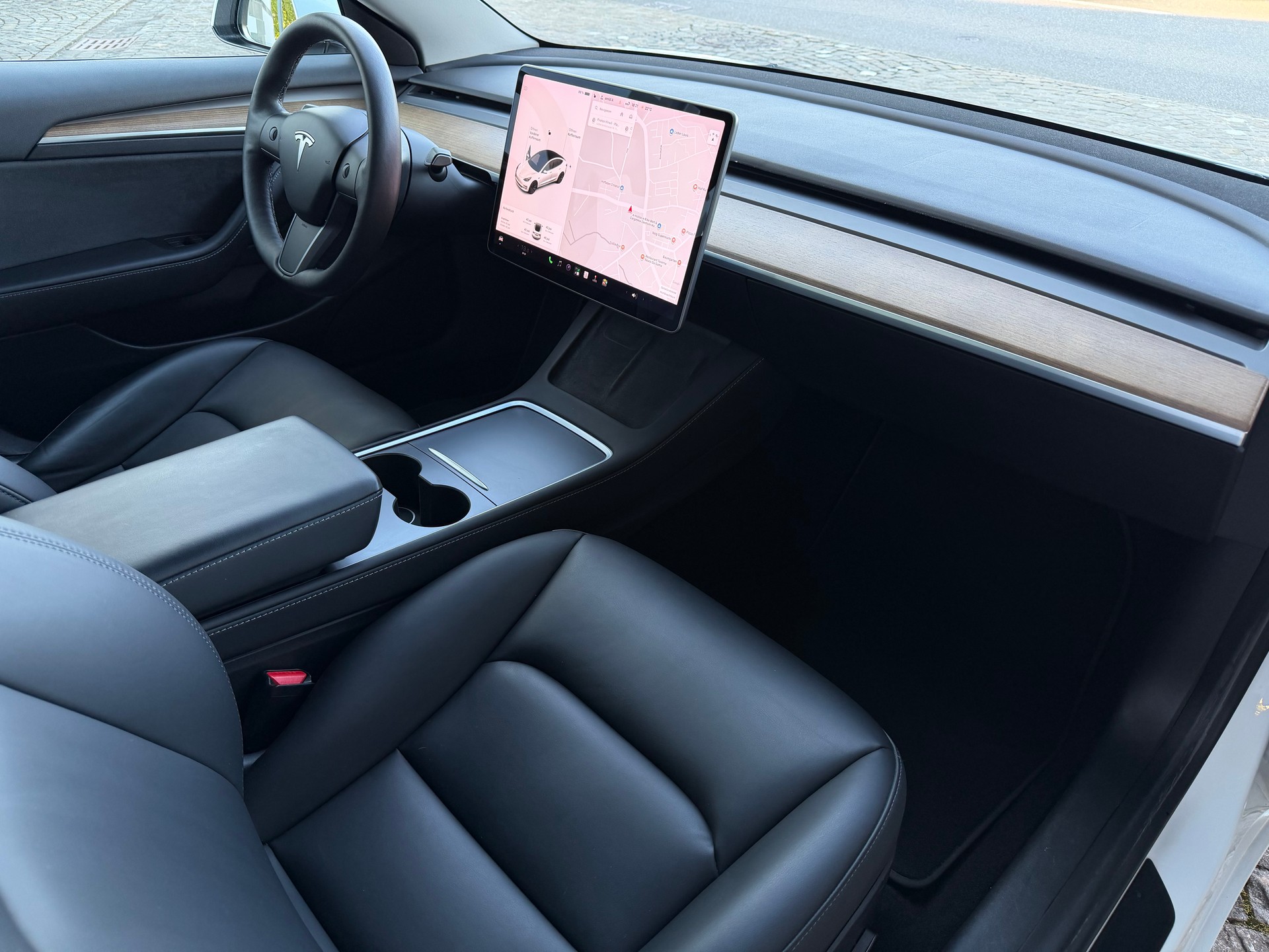 TESLA Model 3 SR Plus / CH-Fahrzeug / Frisch ab MFK / 96 Monate Werksgarantie / Autopilot / Wärmepumpe / LED / Panorama-image-9