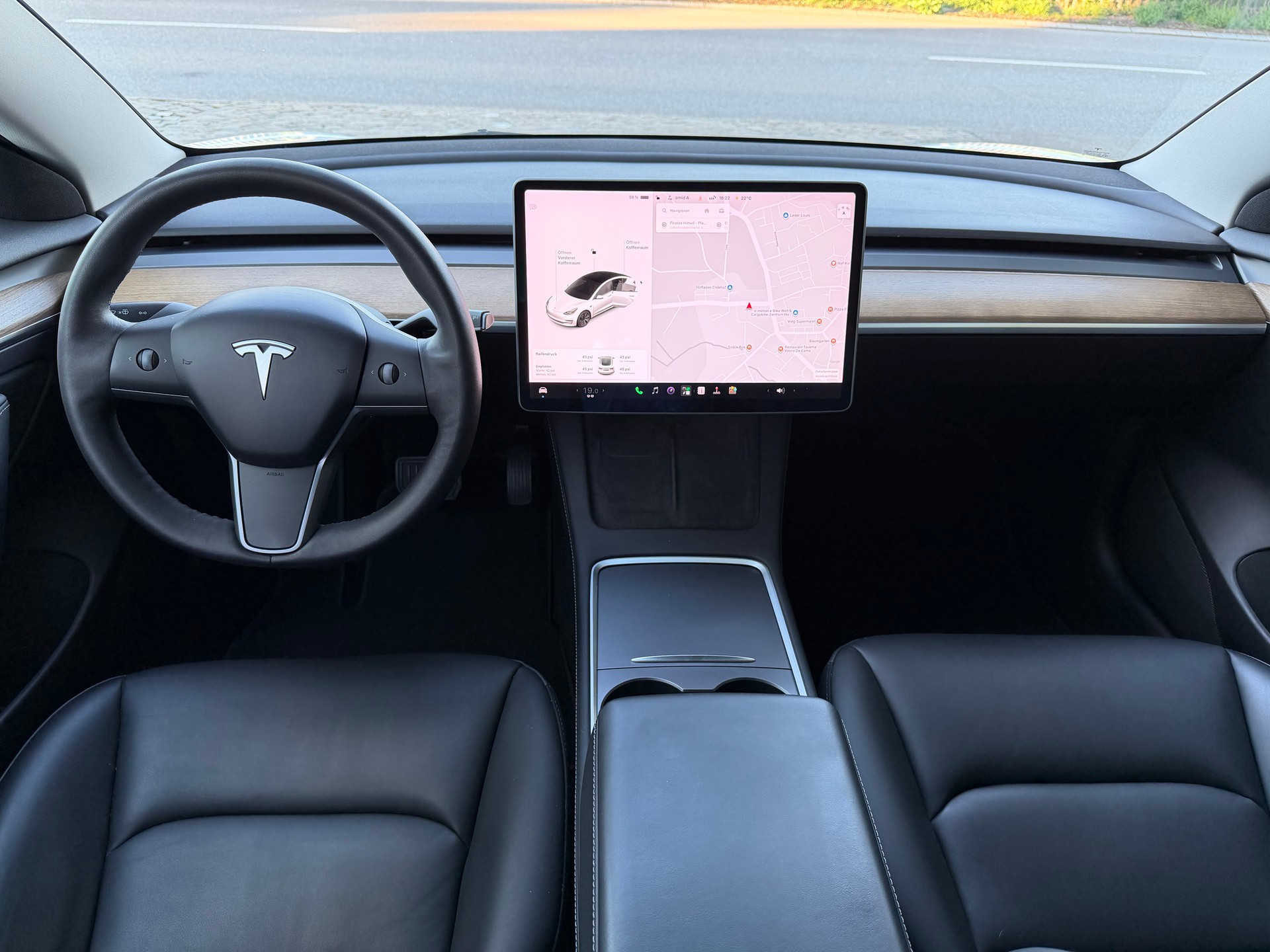TESLA Model 3 SR Plus / CH-Fahrzeug / Frisch ab MFK / 96 Monate Werksgarantie / Autopilot / Wärmepumpe / LED / Panorama-image-10