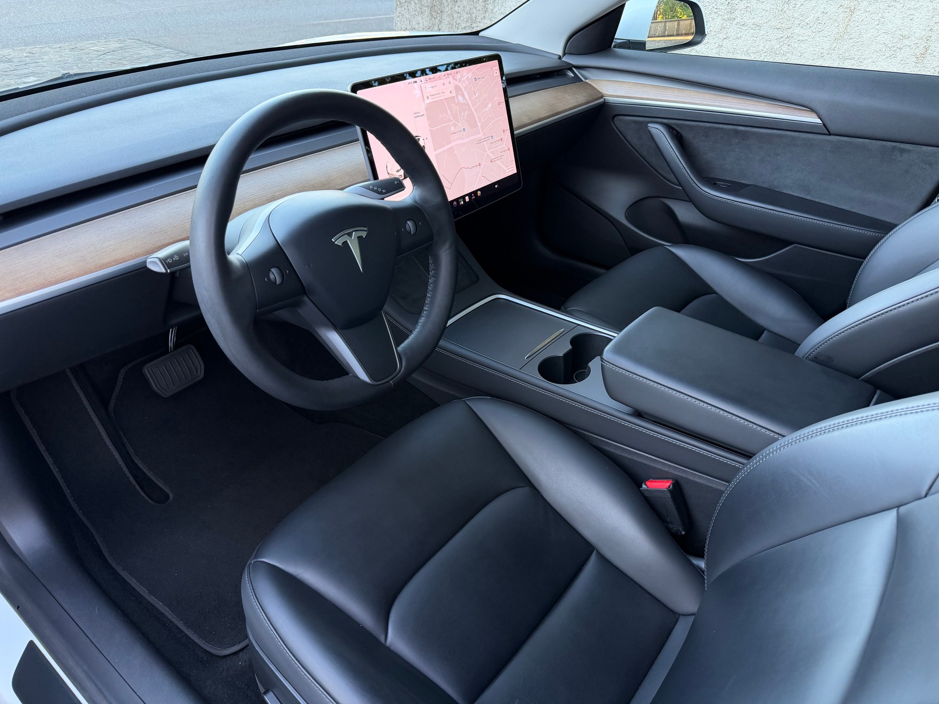 TESLA Model 3 SR Plus / CH-Fahrzeug / Frisch ab MFK / 96 Monate Werksgarantie / Autopilot / Wärmepumpe / LED / Panorama-image-8