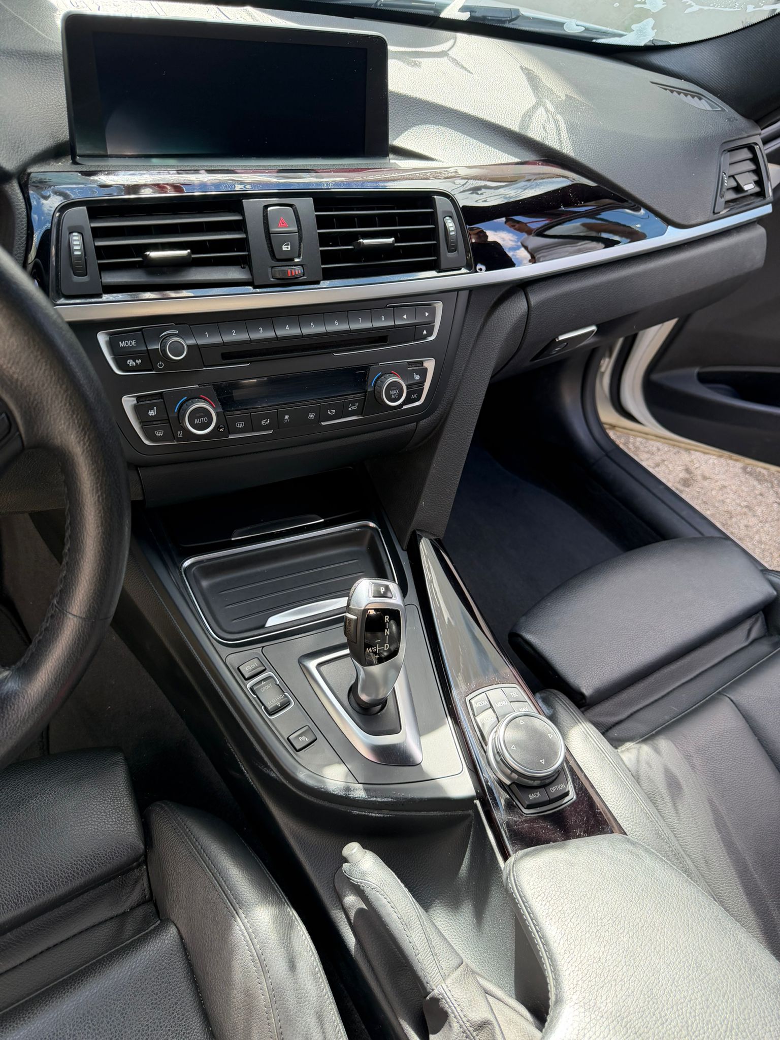 BMW 320d xDrive-image-1