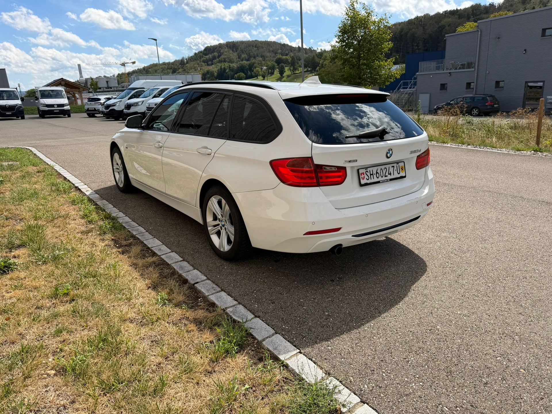 BMW 320d xDrive-image-4