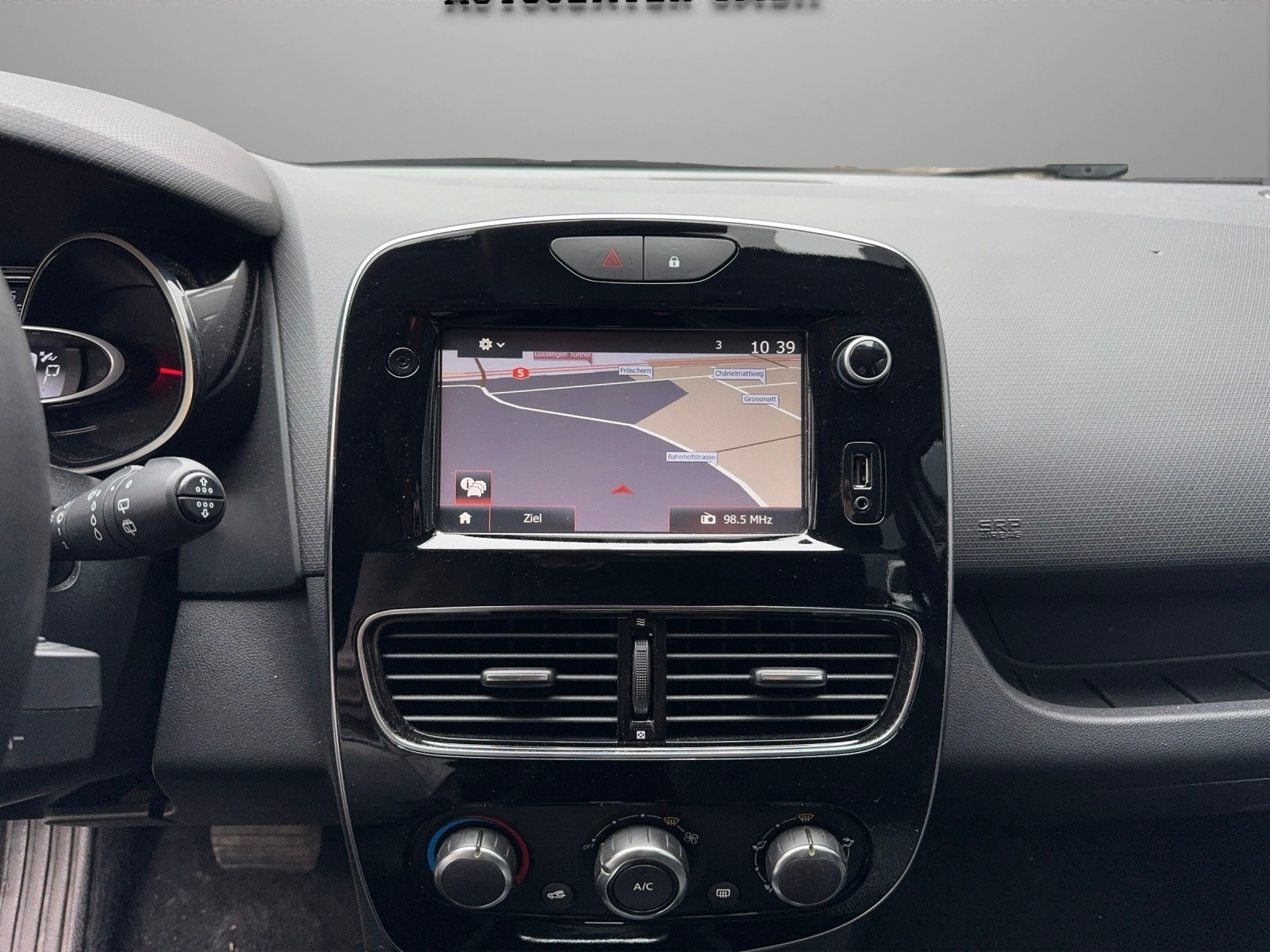 RENAULT Clio Grandtour 1.5 dCi Zen EDC-image-12
