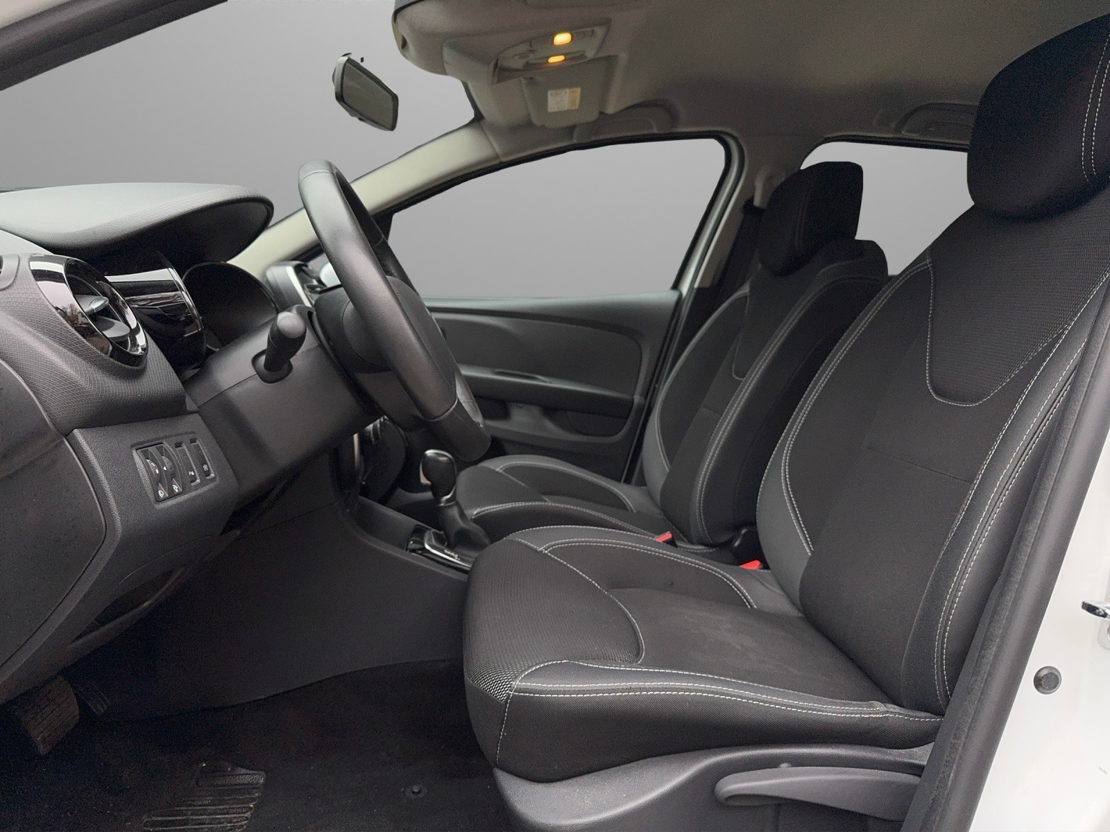 RENAULT Clio Grandtour 1.5 dCi Zen EDC-image-7