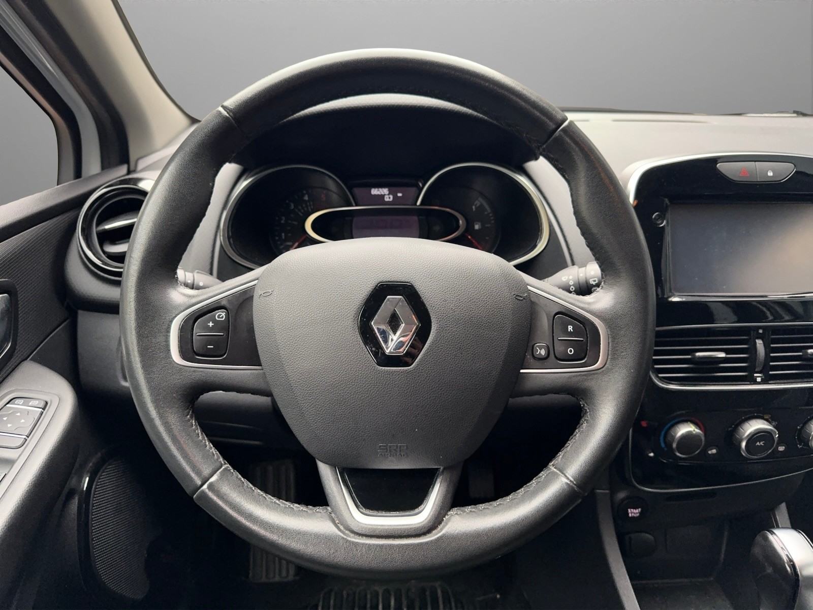RENAULT Clio Grandtour 1.5 dCi Zen EDC-image-9