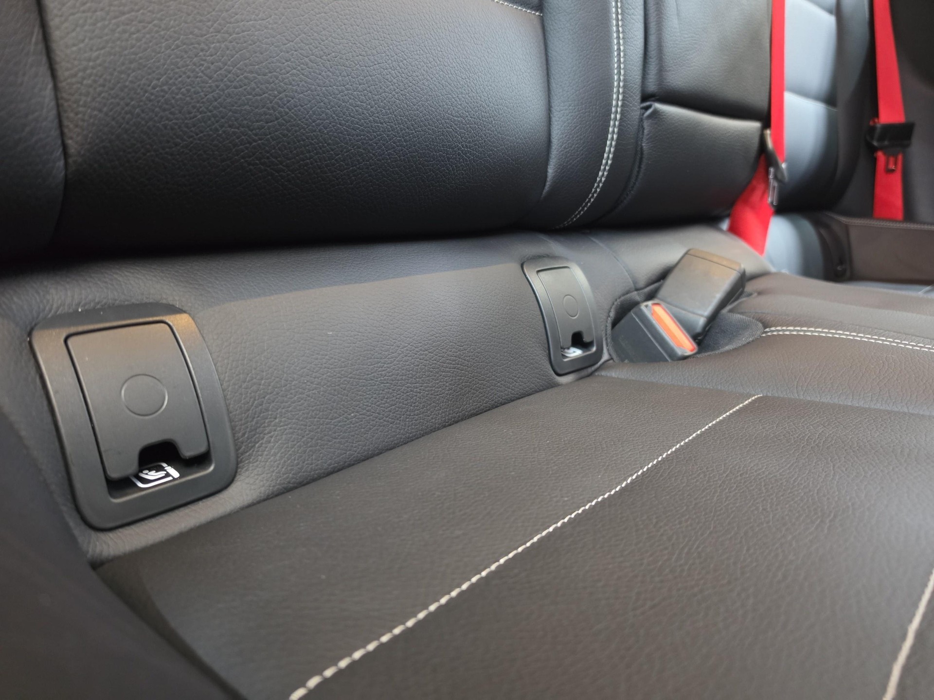 MERCEDES-BENZ CLA 220 4MATIC Shooting Brake AMG Line-image-14