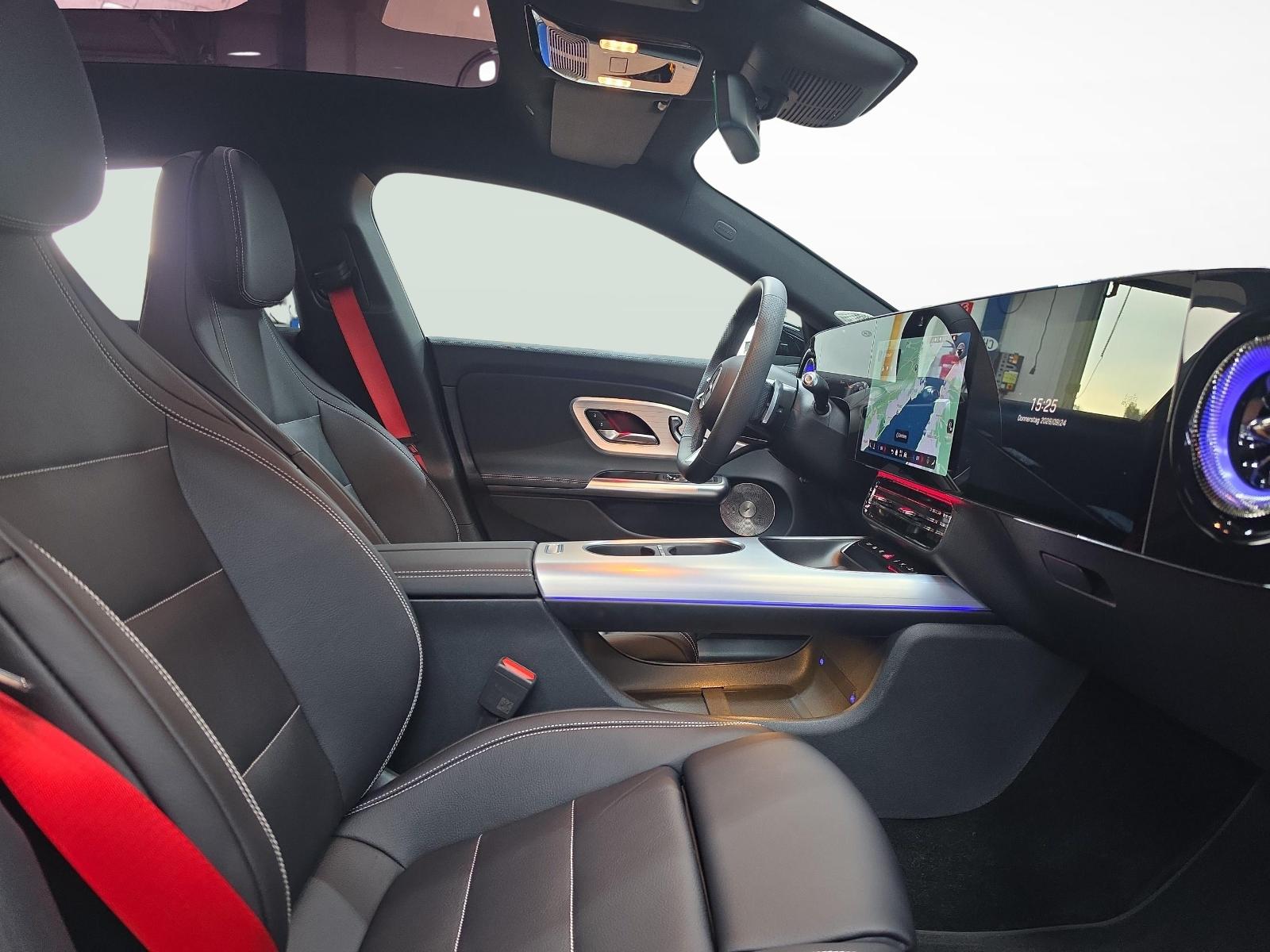 MERCEDES-BENZ CLA 220 4MATIC Shooting Brake AMG Line-image-9