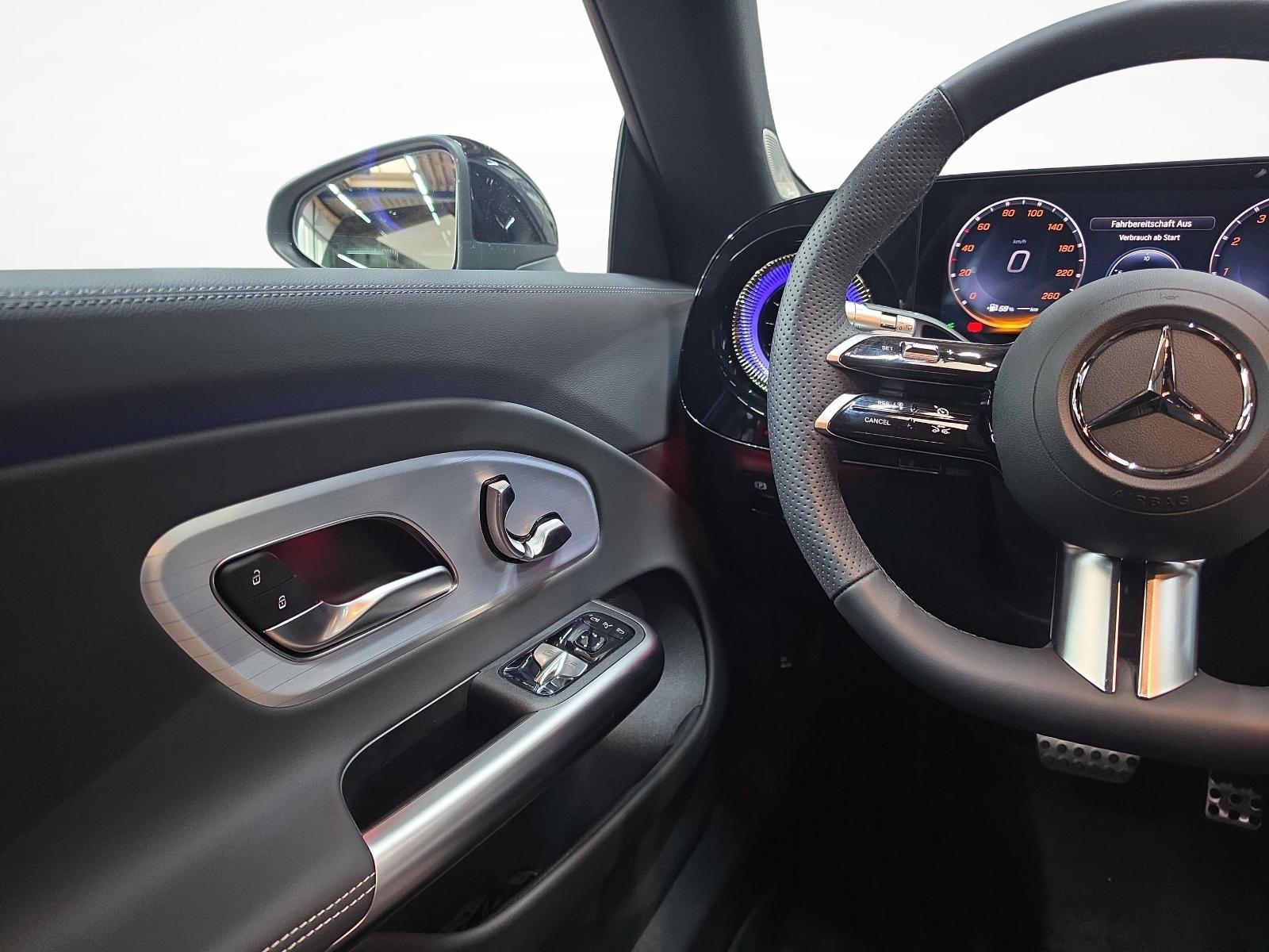 MERCEDES-BENZ CLA 220 4MATIC Shooting Brake AMG Line-image-8