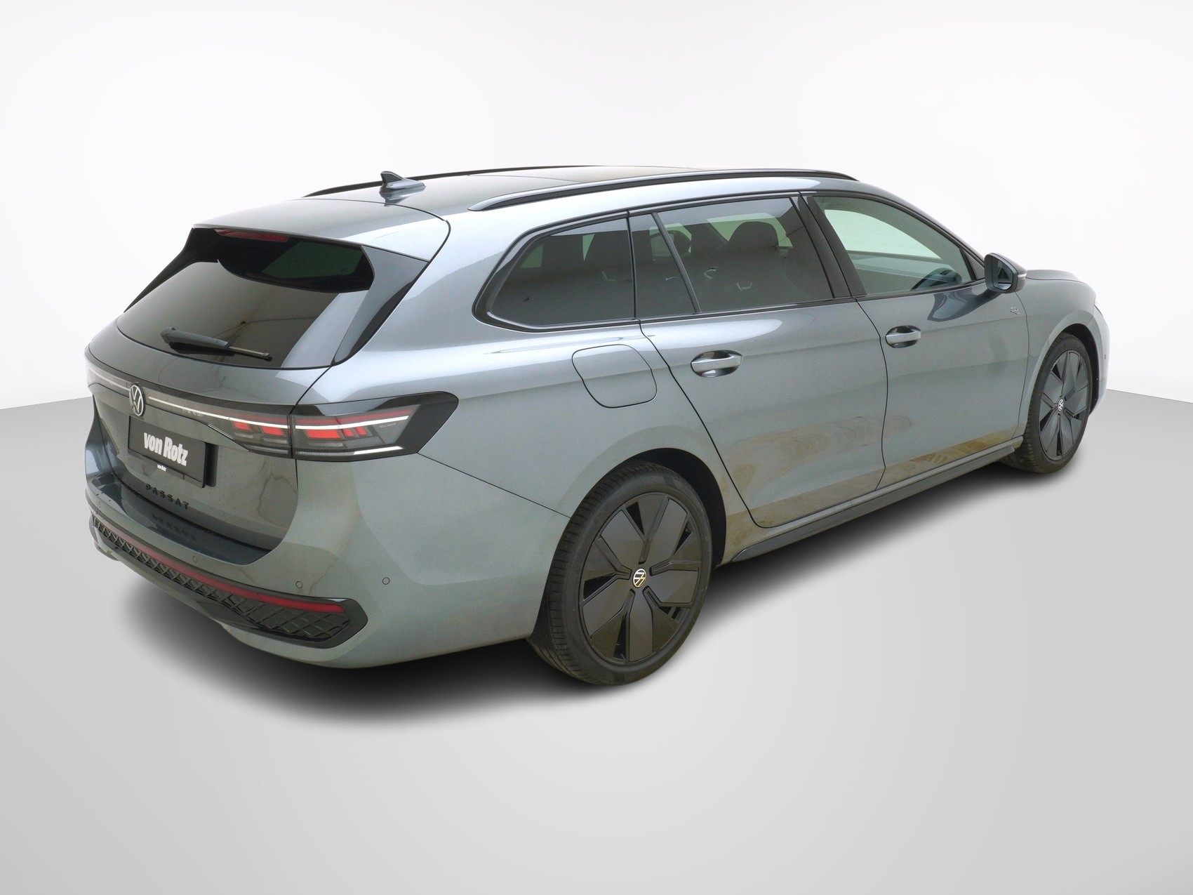 VW Passat Variant 2.0 TSI R-Line 4Motion DSG-image-5
