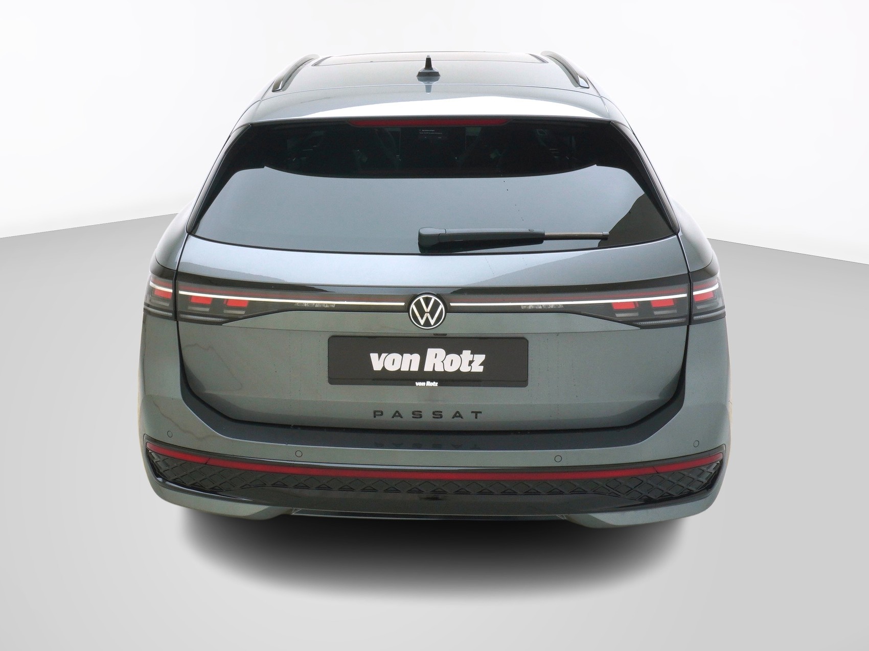 VW Passat Variant 2.0 TSI R-Line 4Motion DSG-image-2