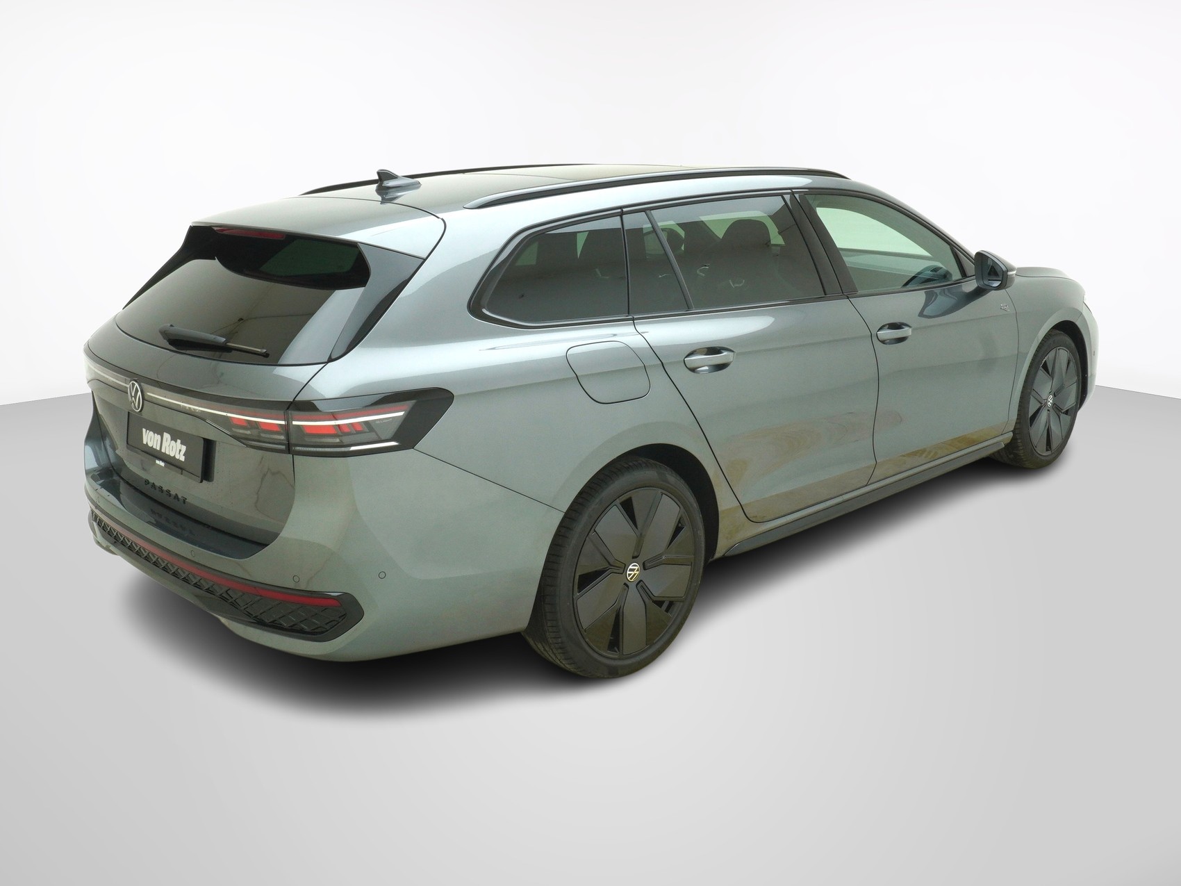 VW Passat Variant 2.0 TSI R-Line 4Motion DSG-image-4