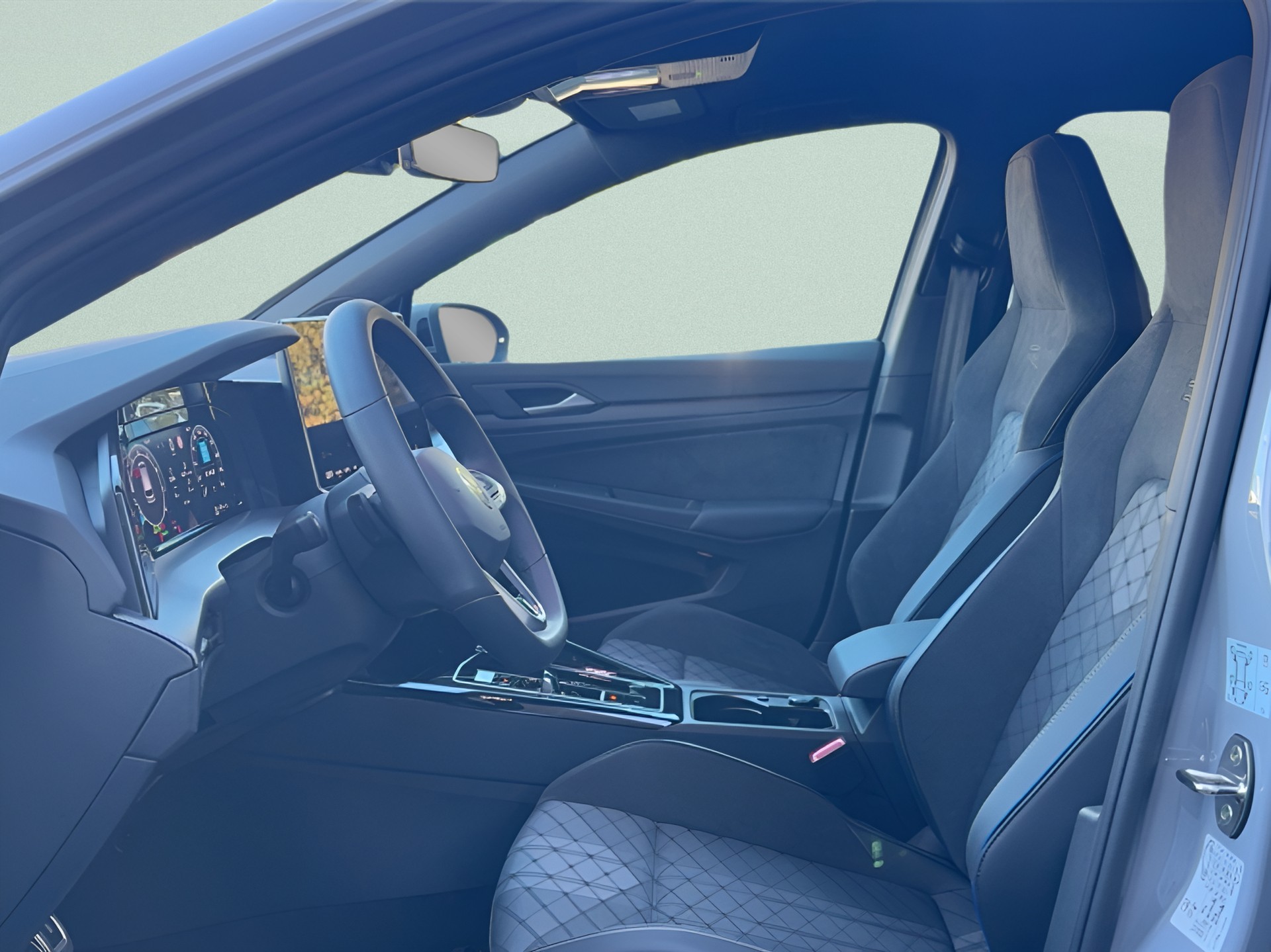 VW Golf Variant 1.5 eTSI mHEV R-Line DSG-image-9