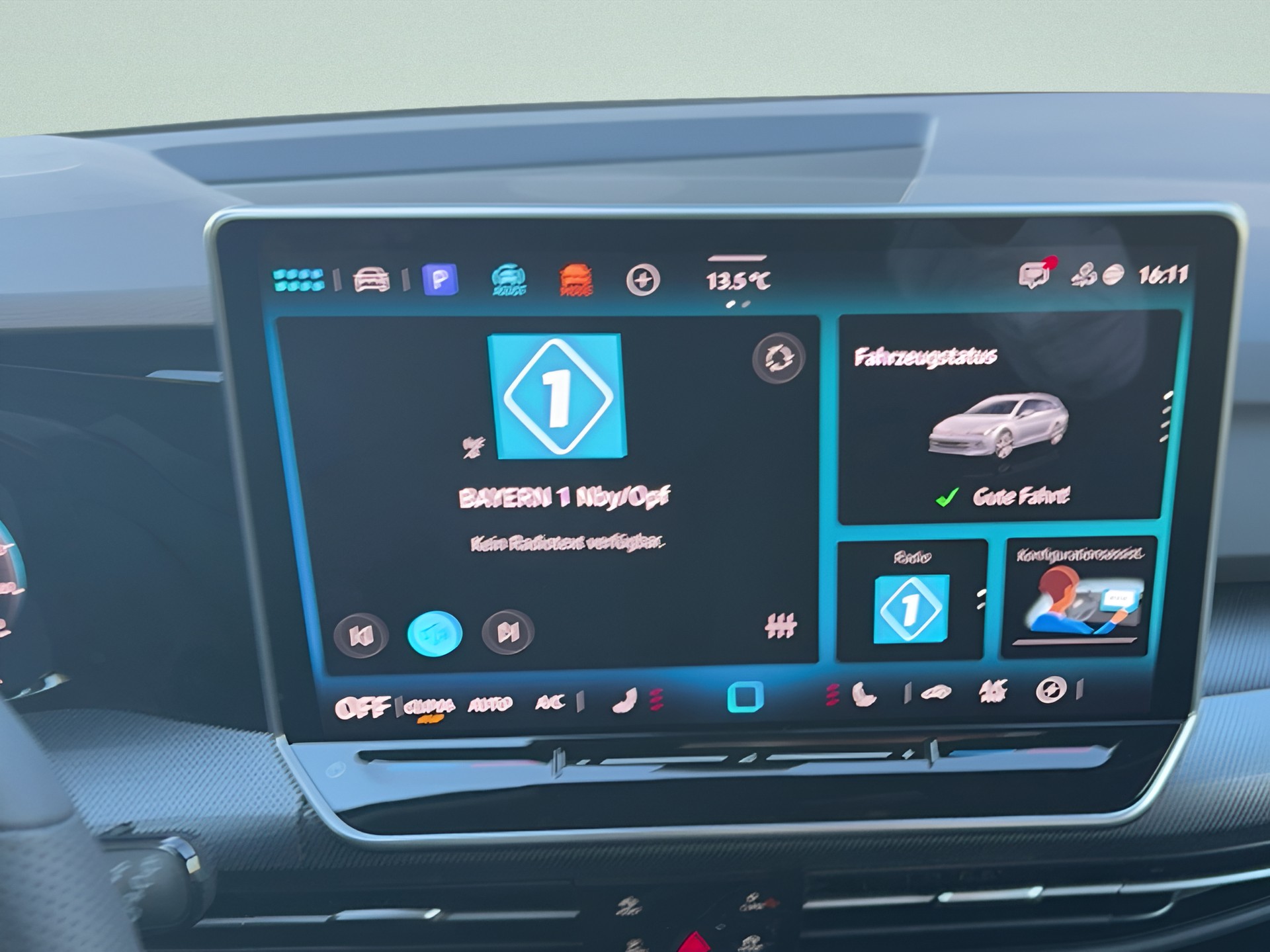 VW Golf Variant 1.5 eTSI mHEV R-Line DSG-image-13