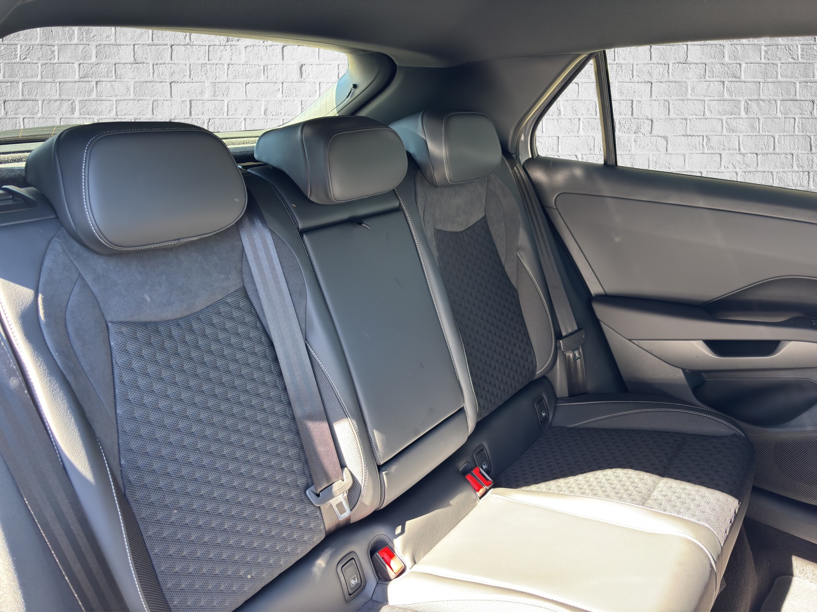 VW T-Roc 1.5 eTSI mHEV R-Line DSG-image-16