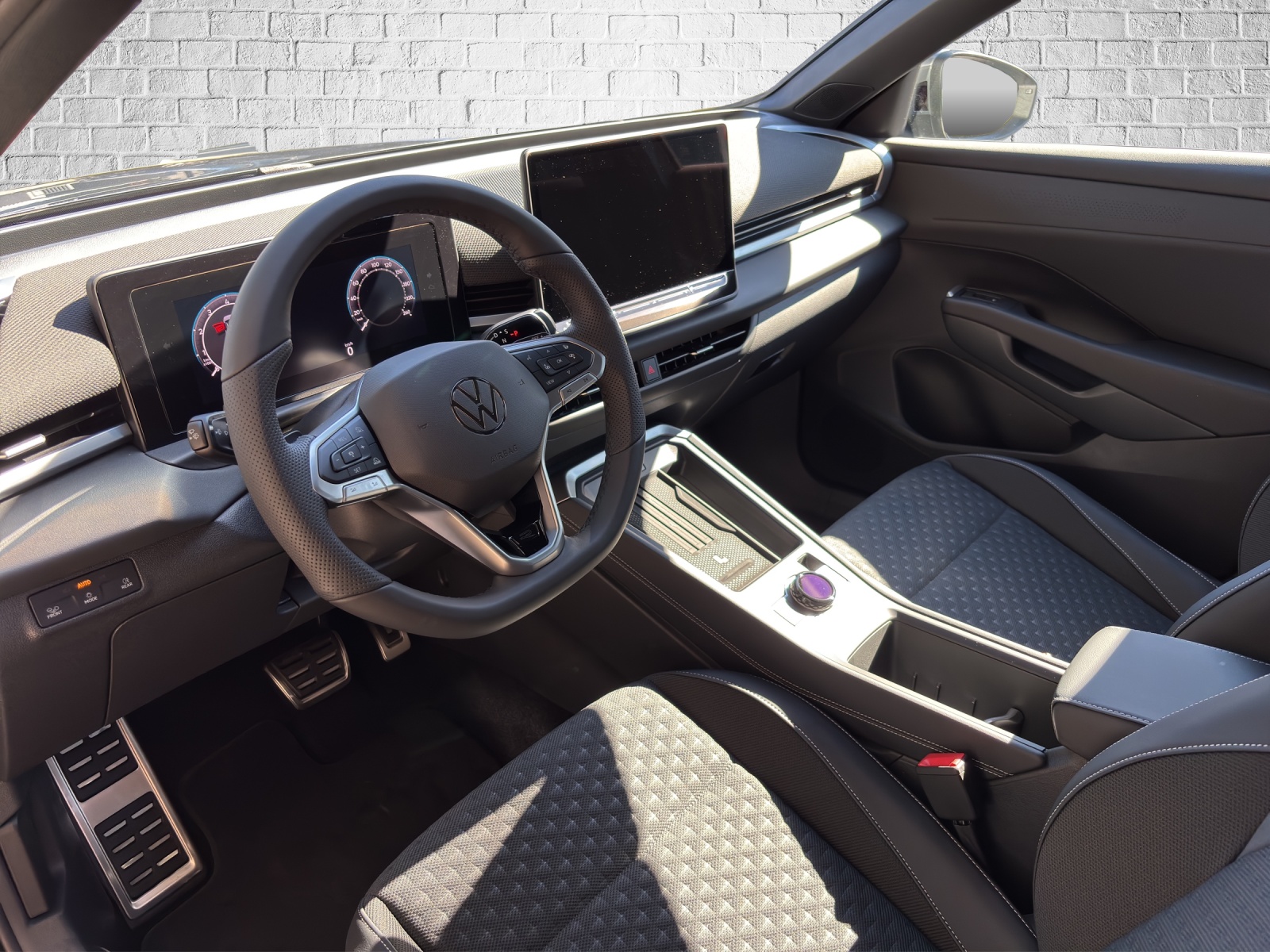VW T-Roc 1.5 eTSI mHEV R-Line DSG-image-9