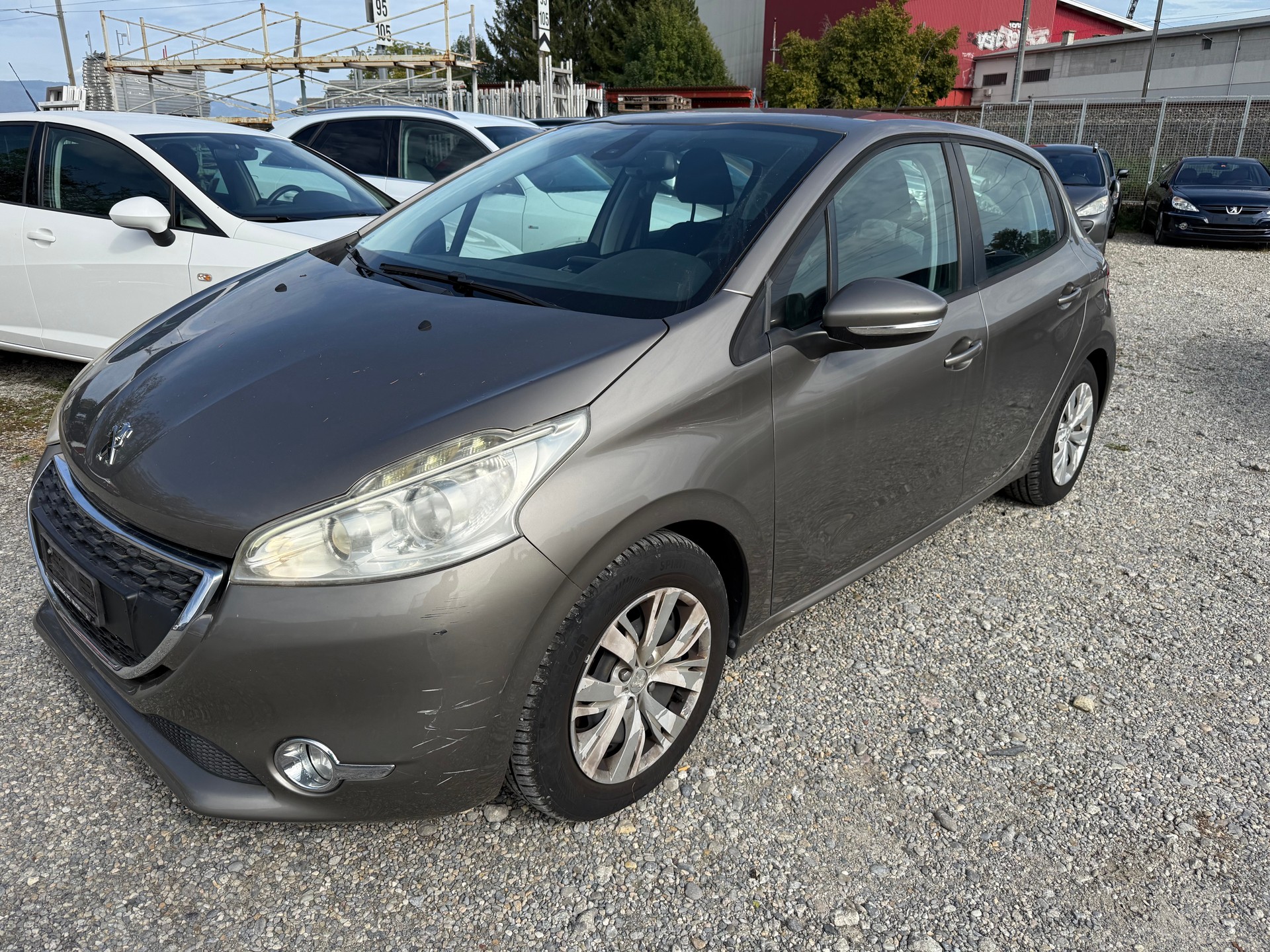 PEUGEOT 208 1.2 VTI Active-image-2