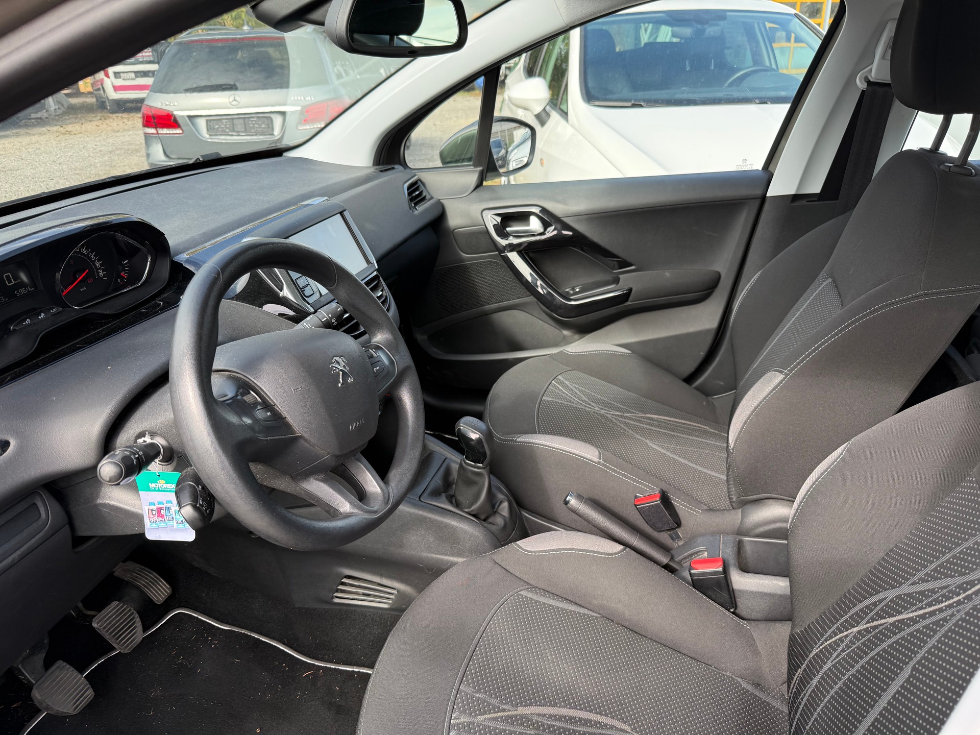 PEUGEOT 208 1.2 VTI Active-image-7
