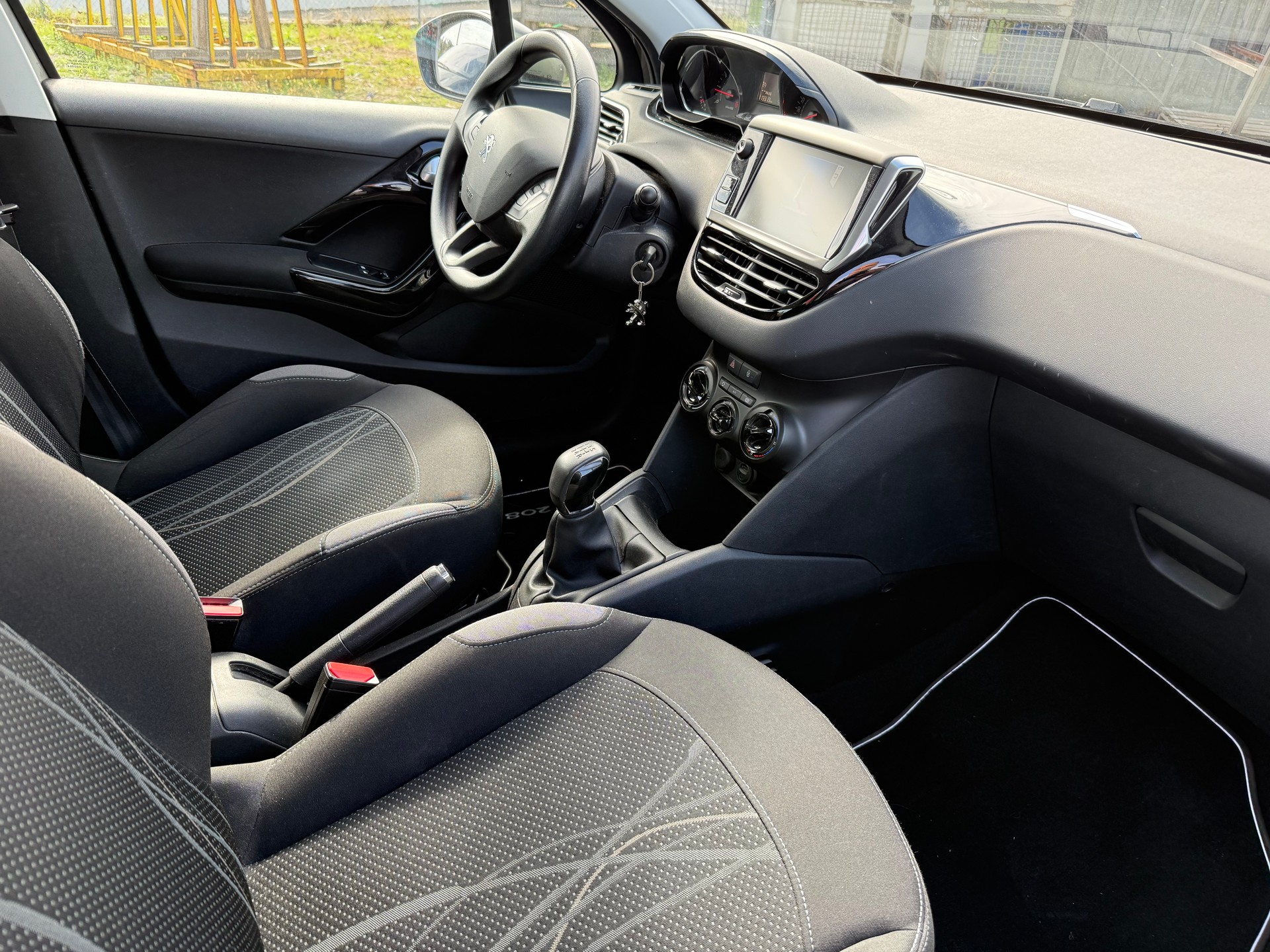 PEUGEOT 208 1.2 VTI Active-image-8