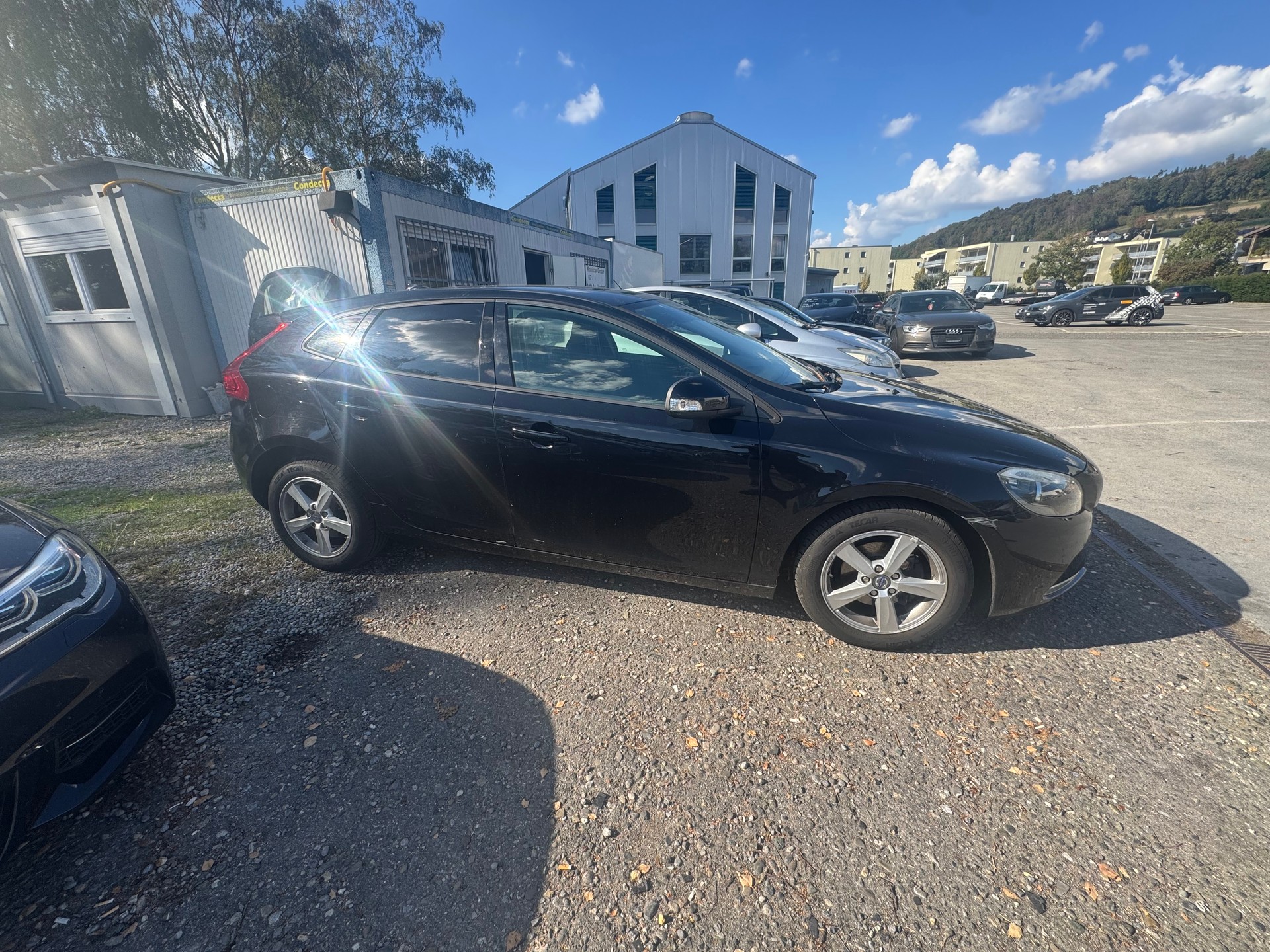 VOLVO V40 D2 Kinetic-image-3