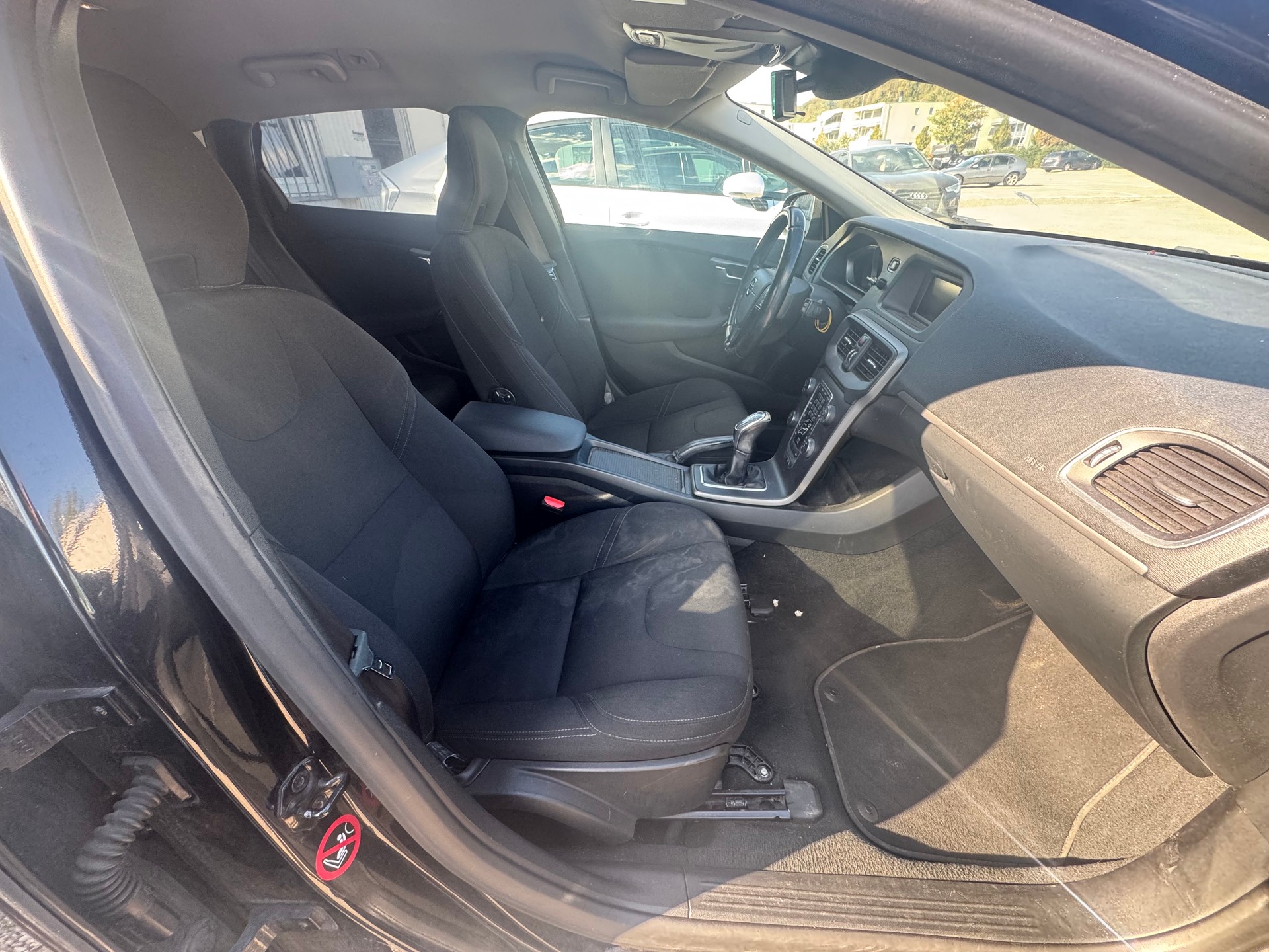 VOLVO V40 D2 Kinetic-image-6