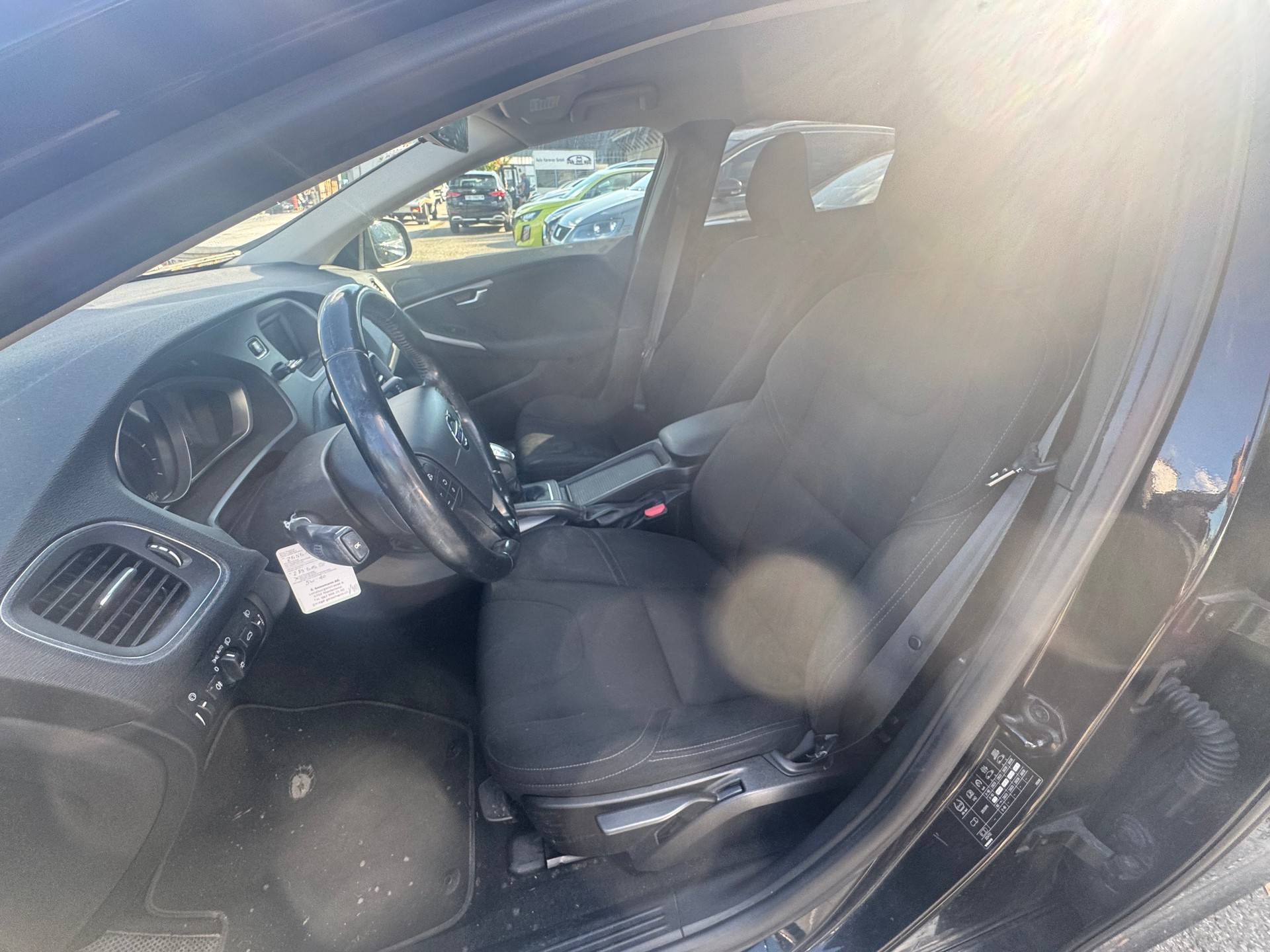 VOLVO V40 D2 Kinetic-image-7