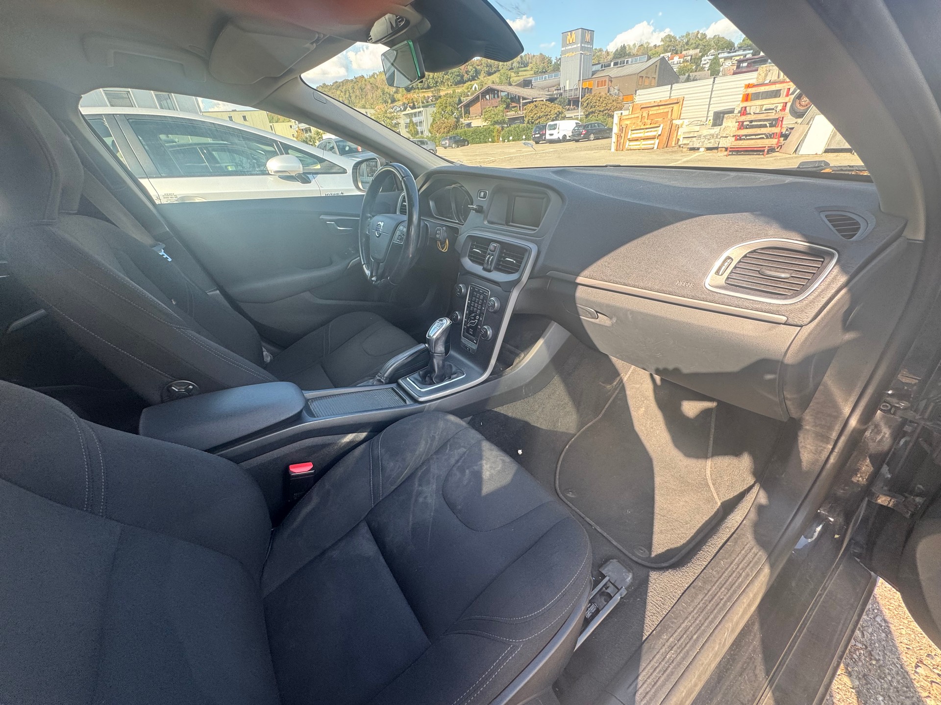 VOLVO V40 D2 Kinetic-image-5