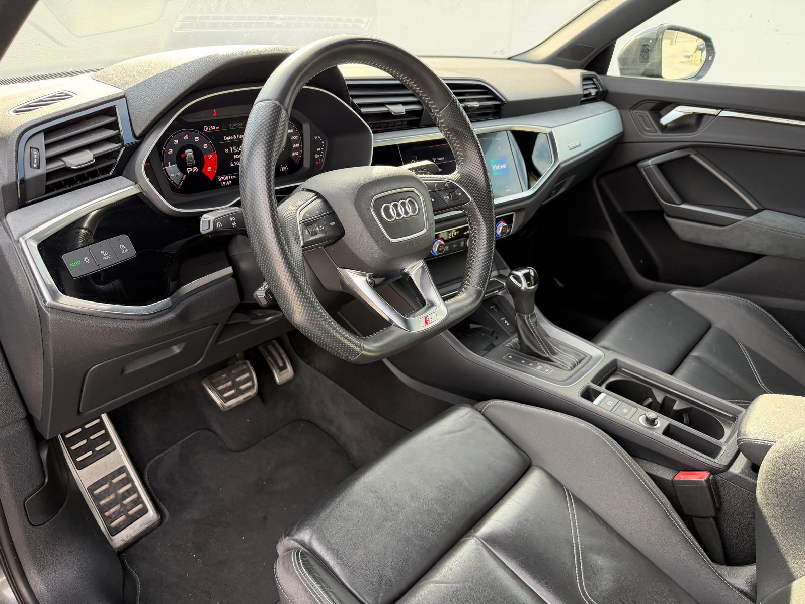 AUDI Q3 40 TFSI S line quattro S-tronic-image-12