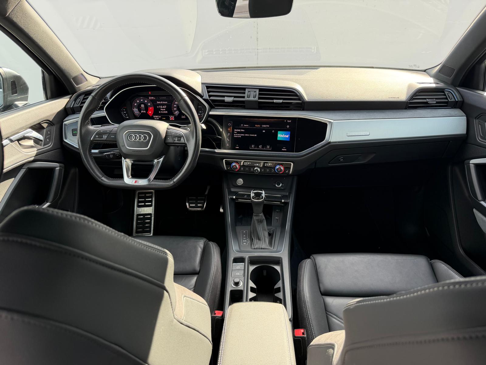AUDI Q3 40 TFSI S line quattro S-tronic-image-10