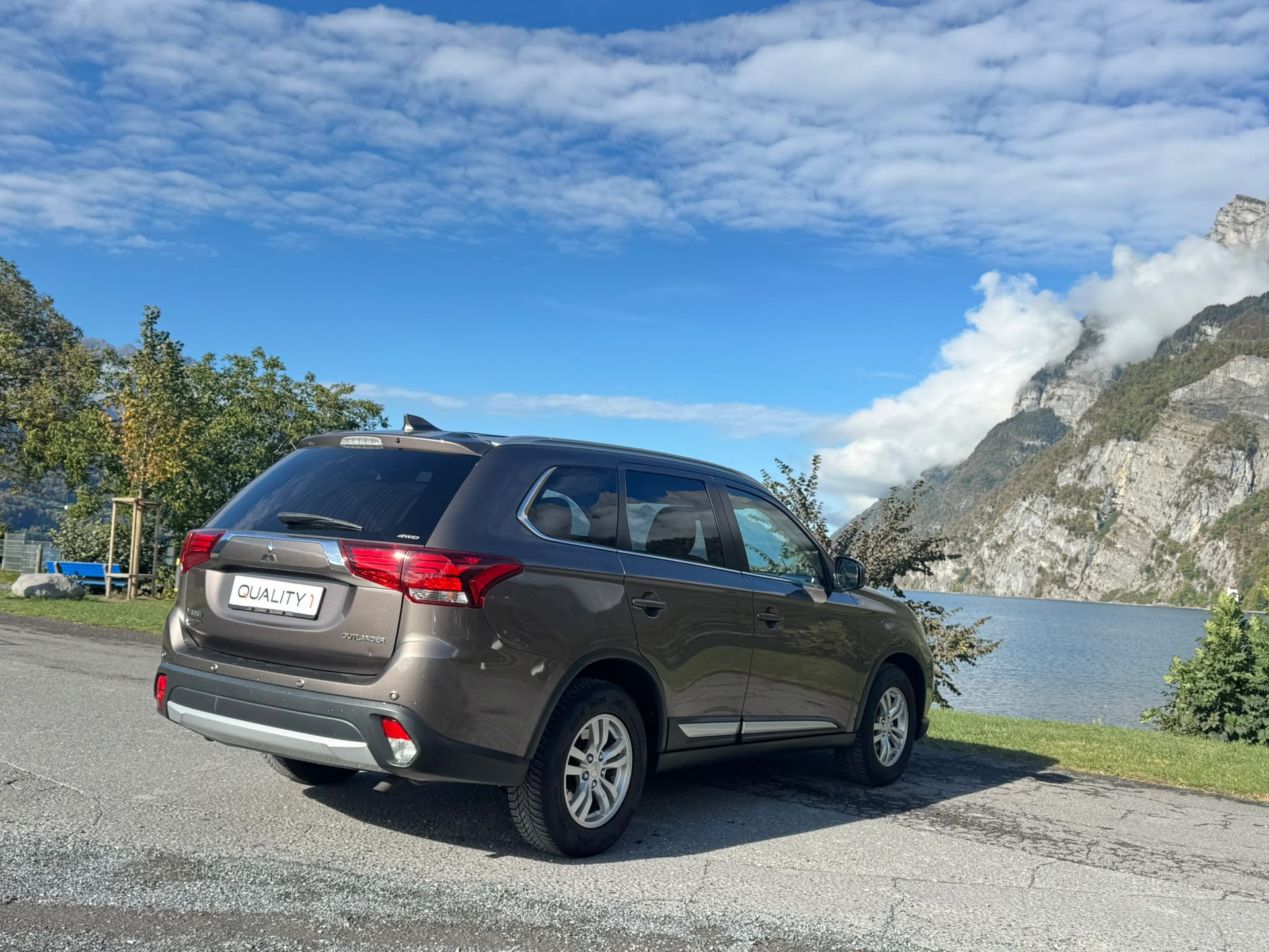 MITSUBISHI Outlander 2.2 DID Value 4WD-image-6
