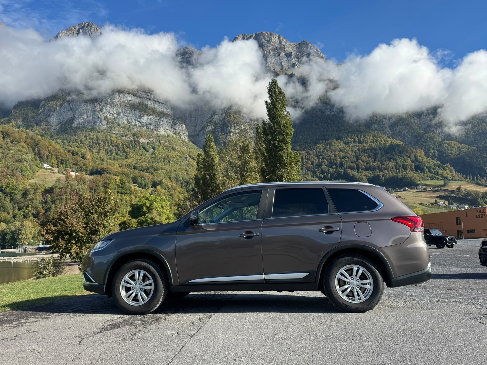 MITSUBISHI Outlander 2.2 DID Value 4WD-image-5