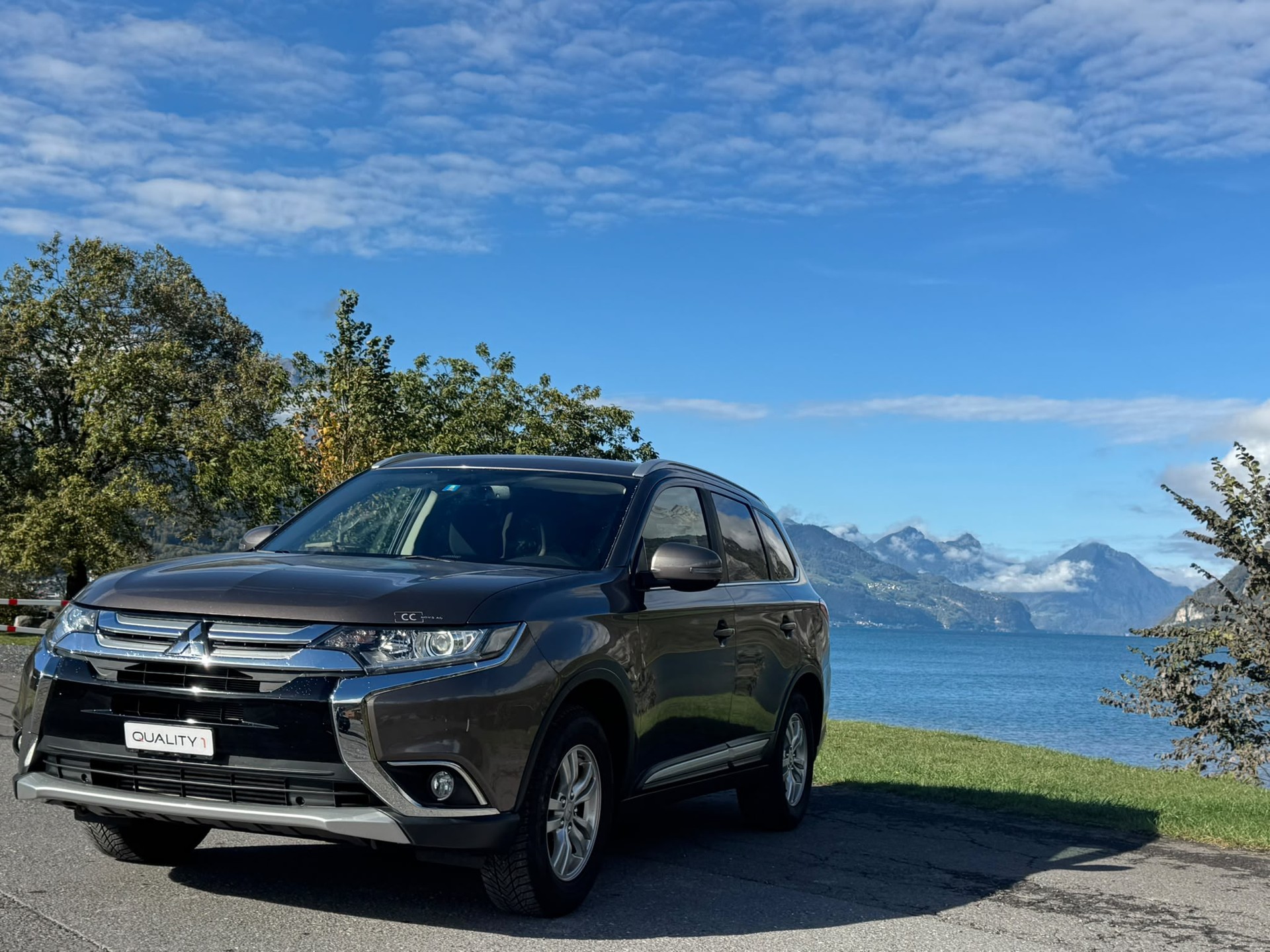 MITSUBISHI Outlander 2.2 DID Value 4WD-image-2