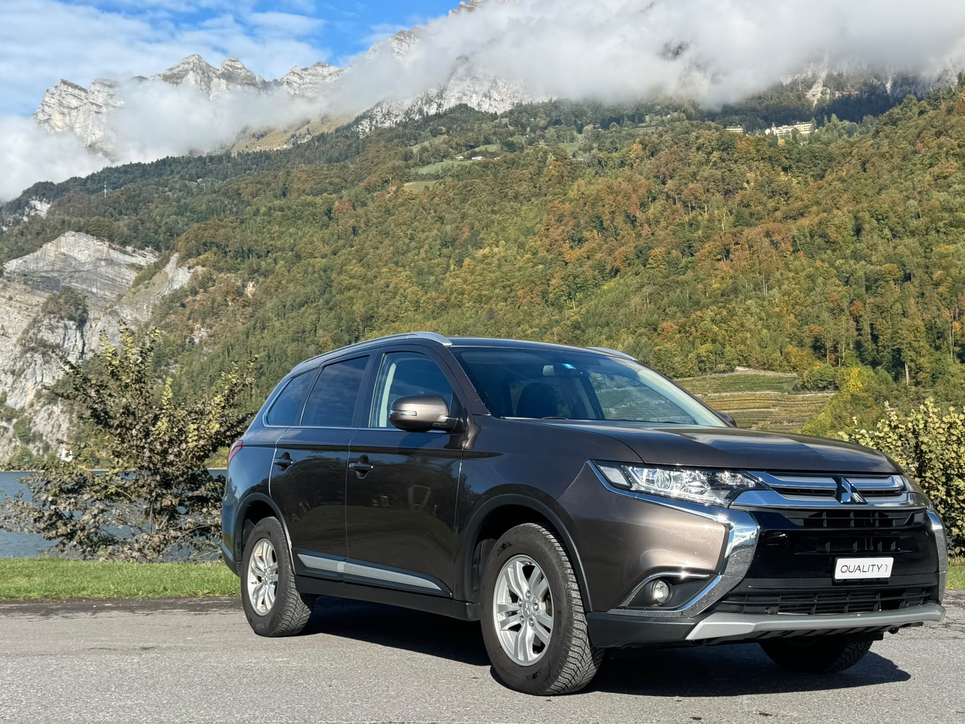 MITSUBISHI Outlander 2.2 DID Value 4WD-image-1