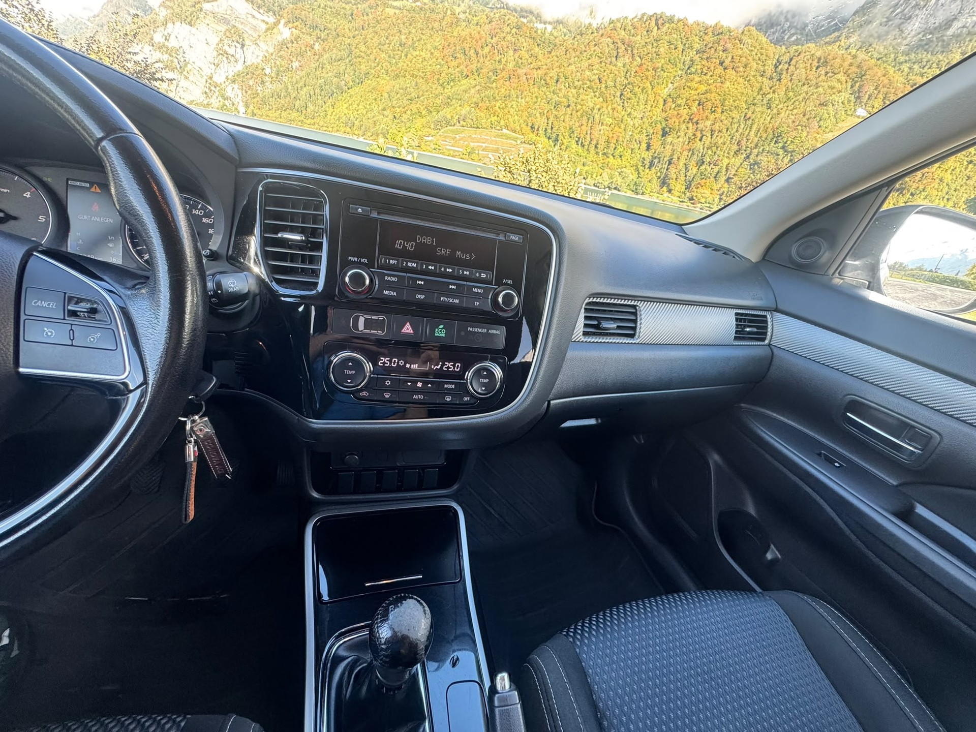 MITSUBISHI Outlander 2.2 DID Value 4WD-image-18