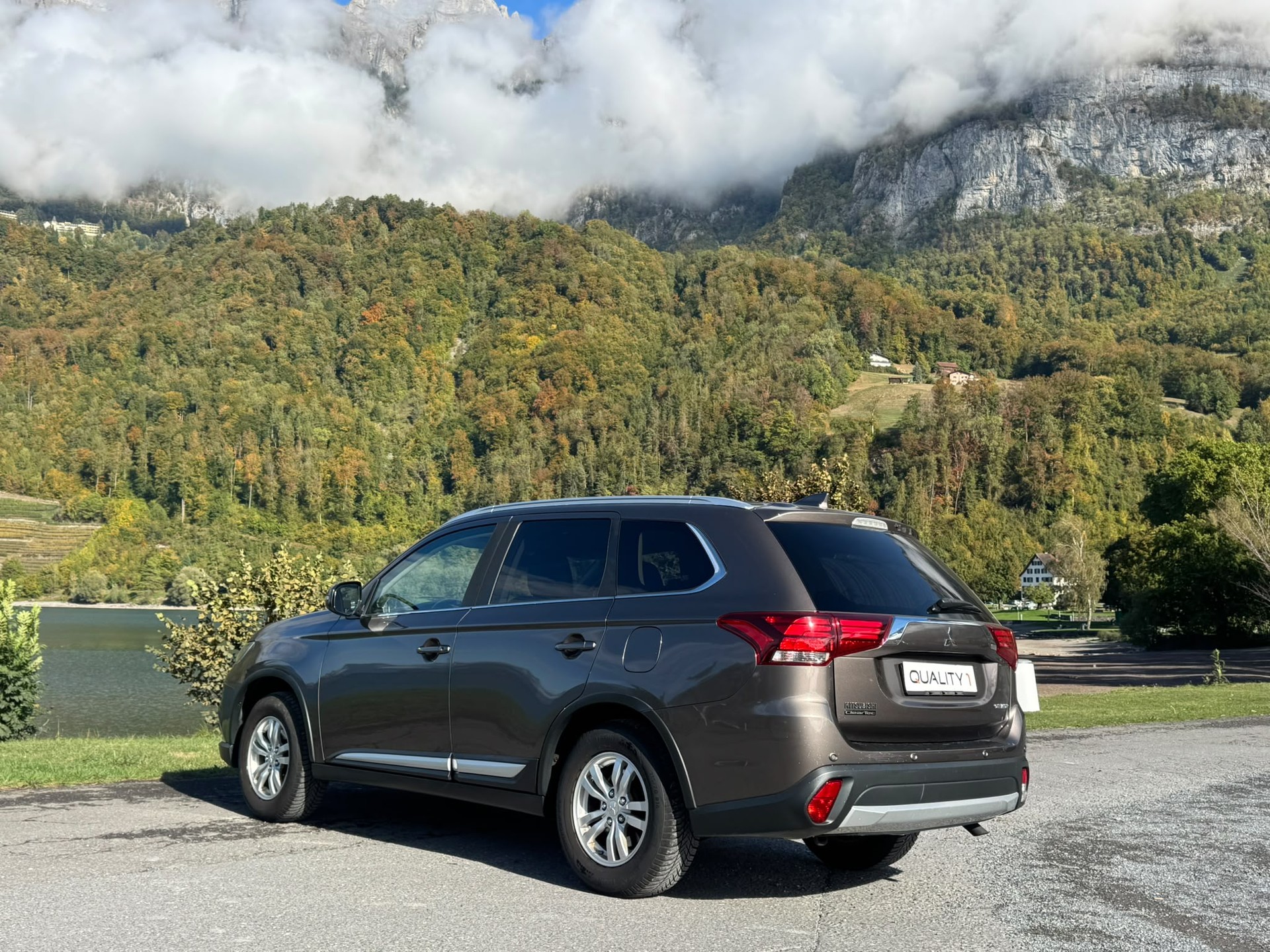 MITSUBISHI Outlander 2.2 DID Value 4WD-image-7